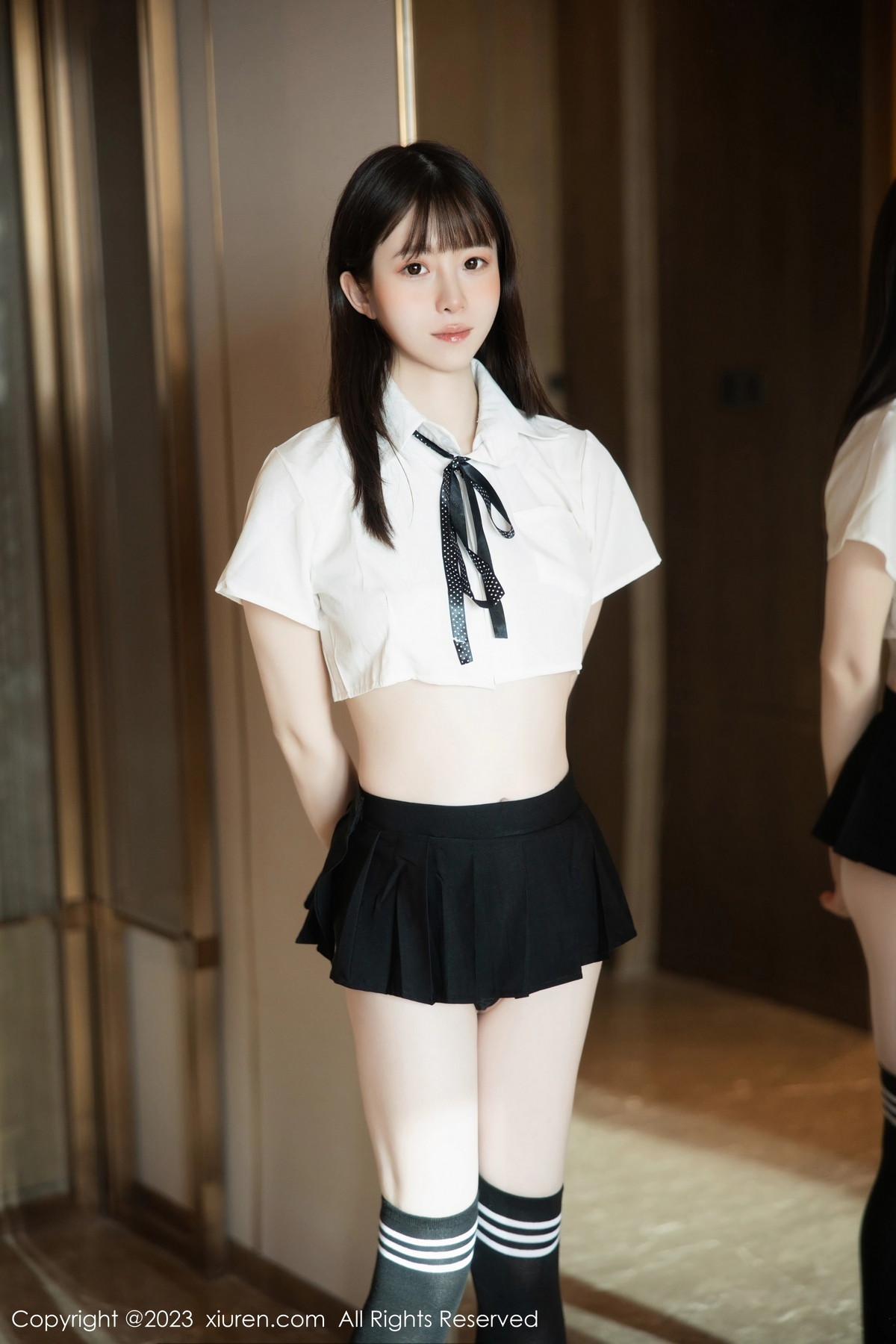 [秀人网] 2023.10.19 No.7534 林悠悠 清纯美腿  第4张