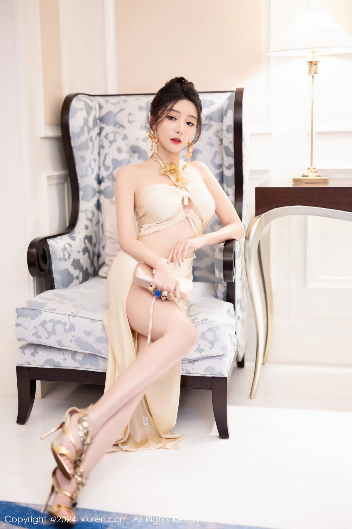 [秀人网] 2024.01.19 No.7991 王馨瑶yanni 长裙美臀  第10张