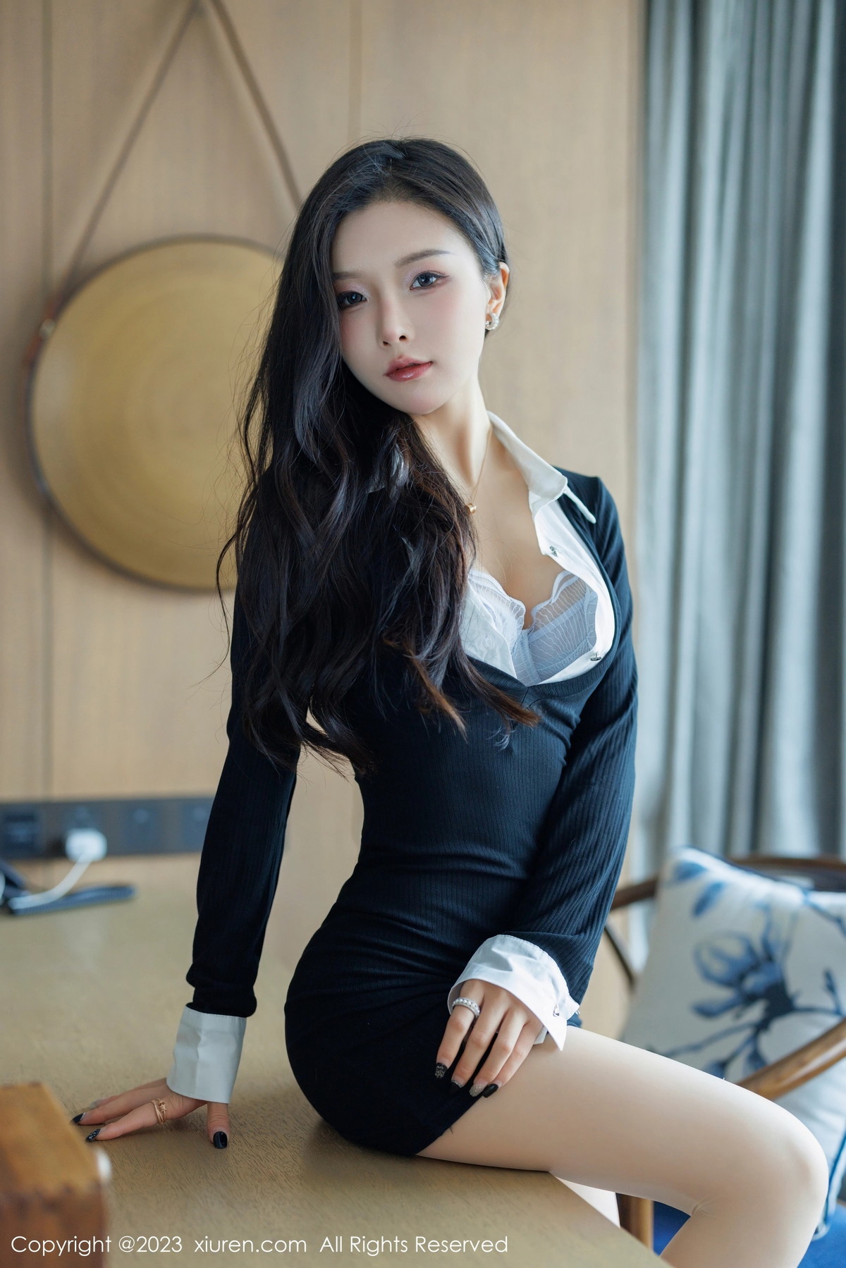 [秀人网] 2023.10.08 No.7471 七七kiko 制服美腿  第18张