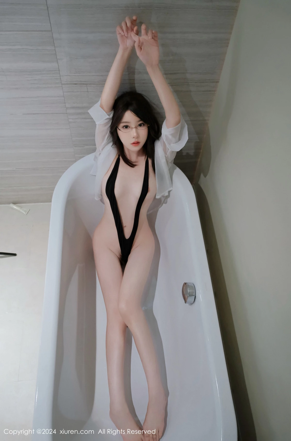 [秀人网] 2024.03.08 No.8202 桃妖夭 美腿性感  第32张