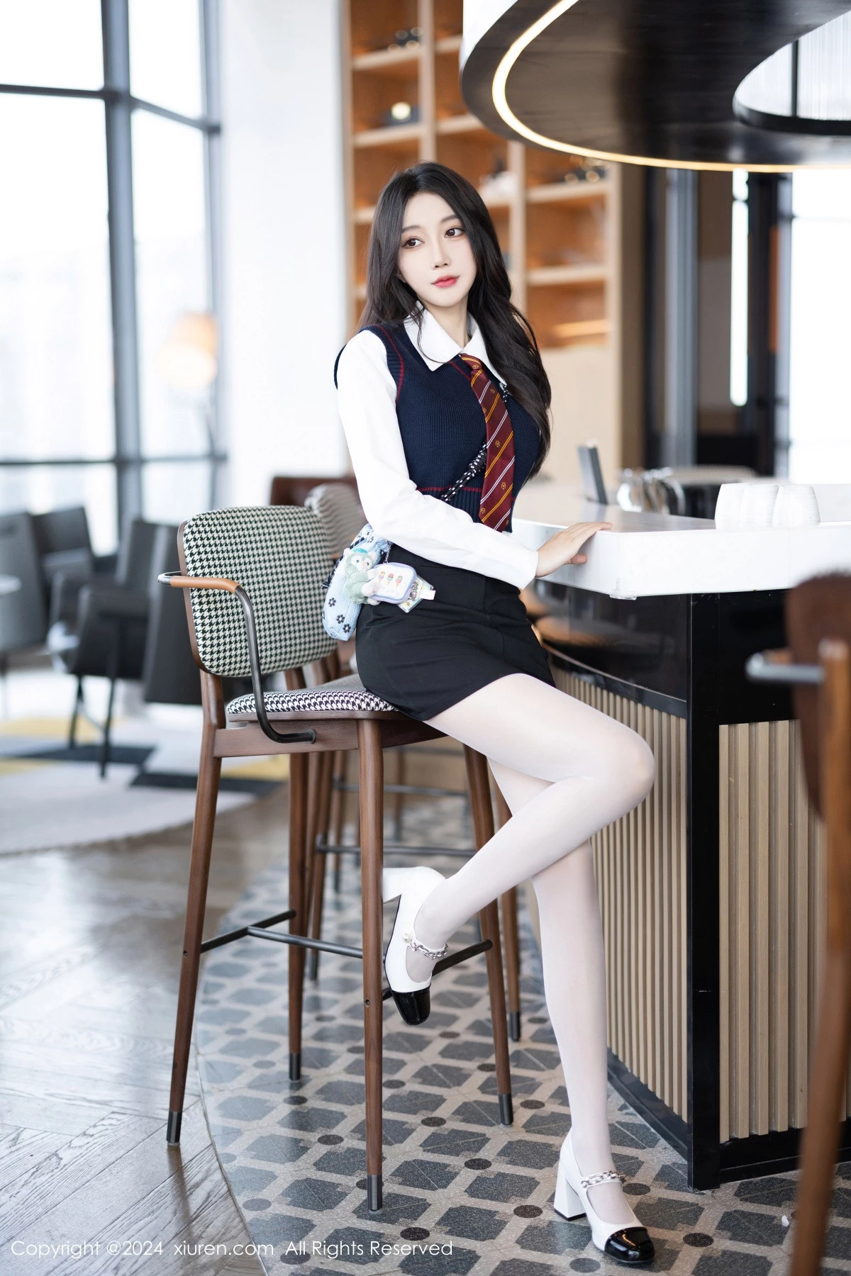 [秀人网] 2024.03.18 No.8247 玥儿玥 丝袜美腿  第6张
