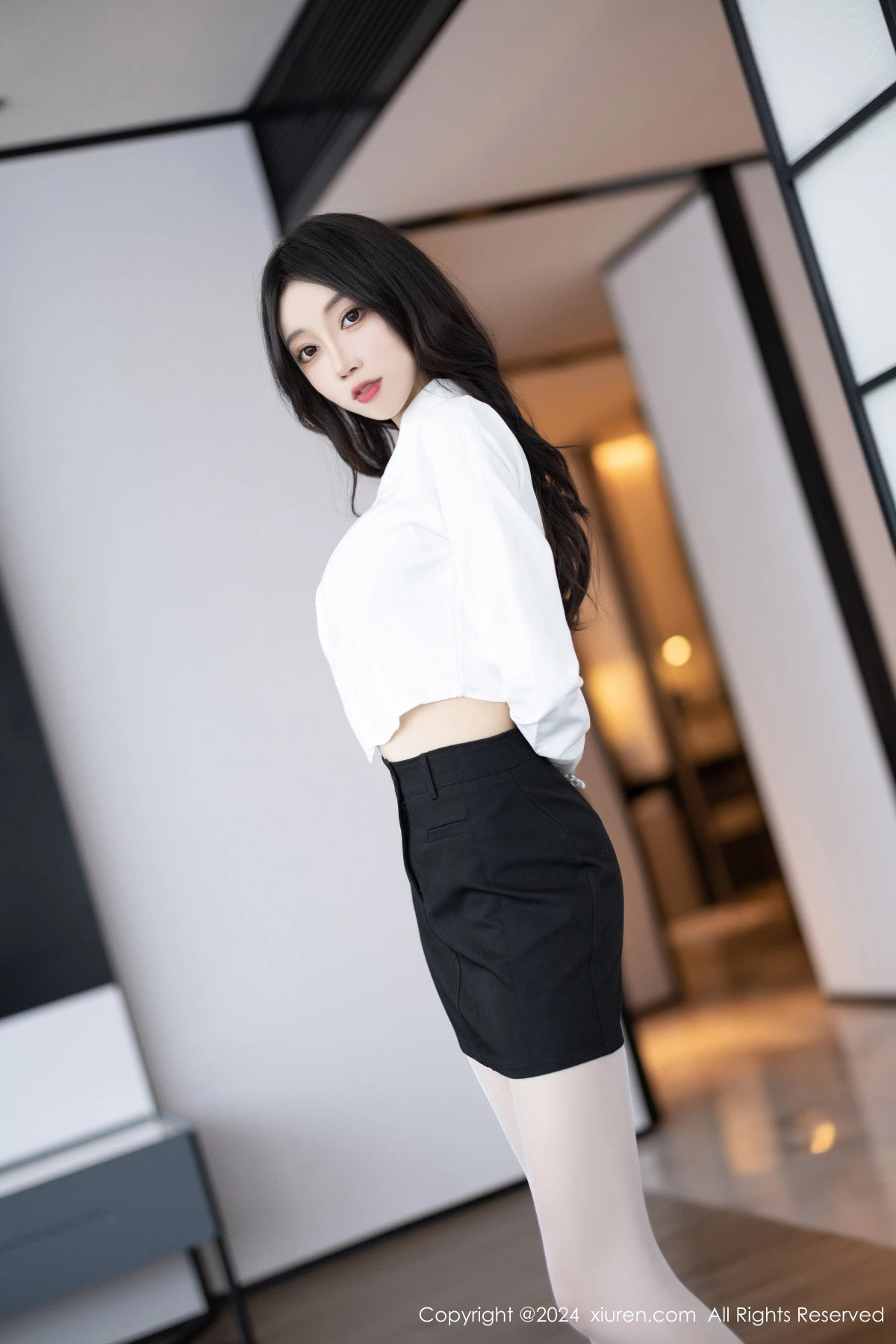 [秀人网] 2024.03.18 No.8247 玥儿玥 丝袜美腿  第32张