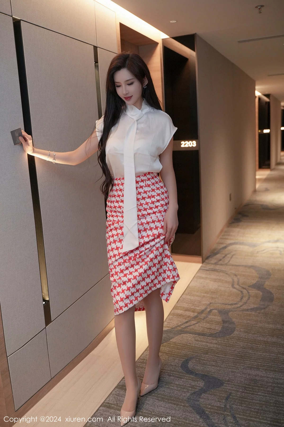 [秀人网] 2024.01.11 No.7944 Carol周妍希 丰腴丝袜  第9张