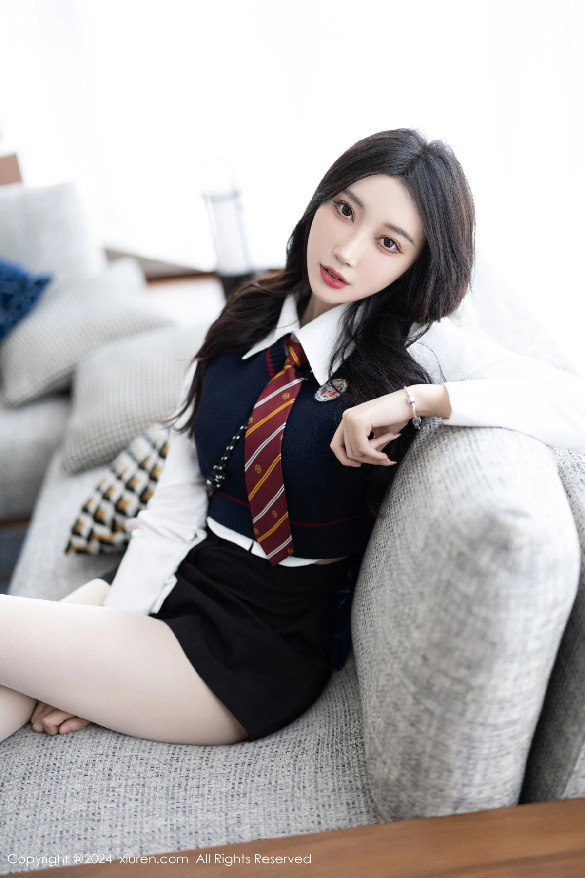 [秀人网] 2024.03.18 No.8247 玥儿玥 丝袜美腿  第18张
