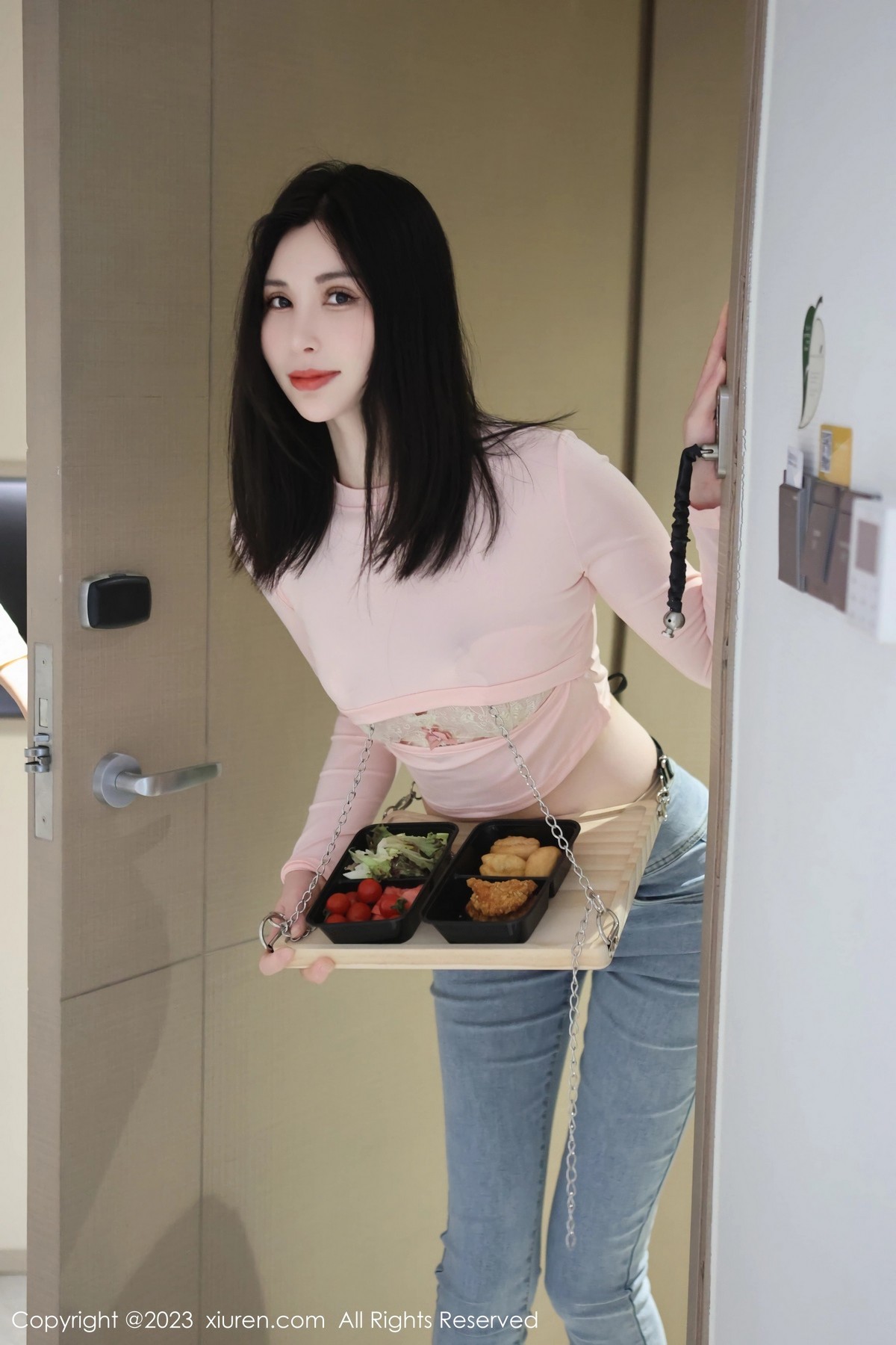 [秀人网] 2023.06.29 No.6992 王曼柔 牛仔裤美腿  第7张
