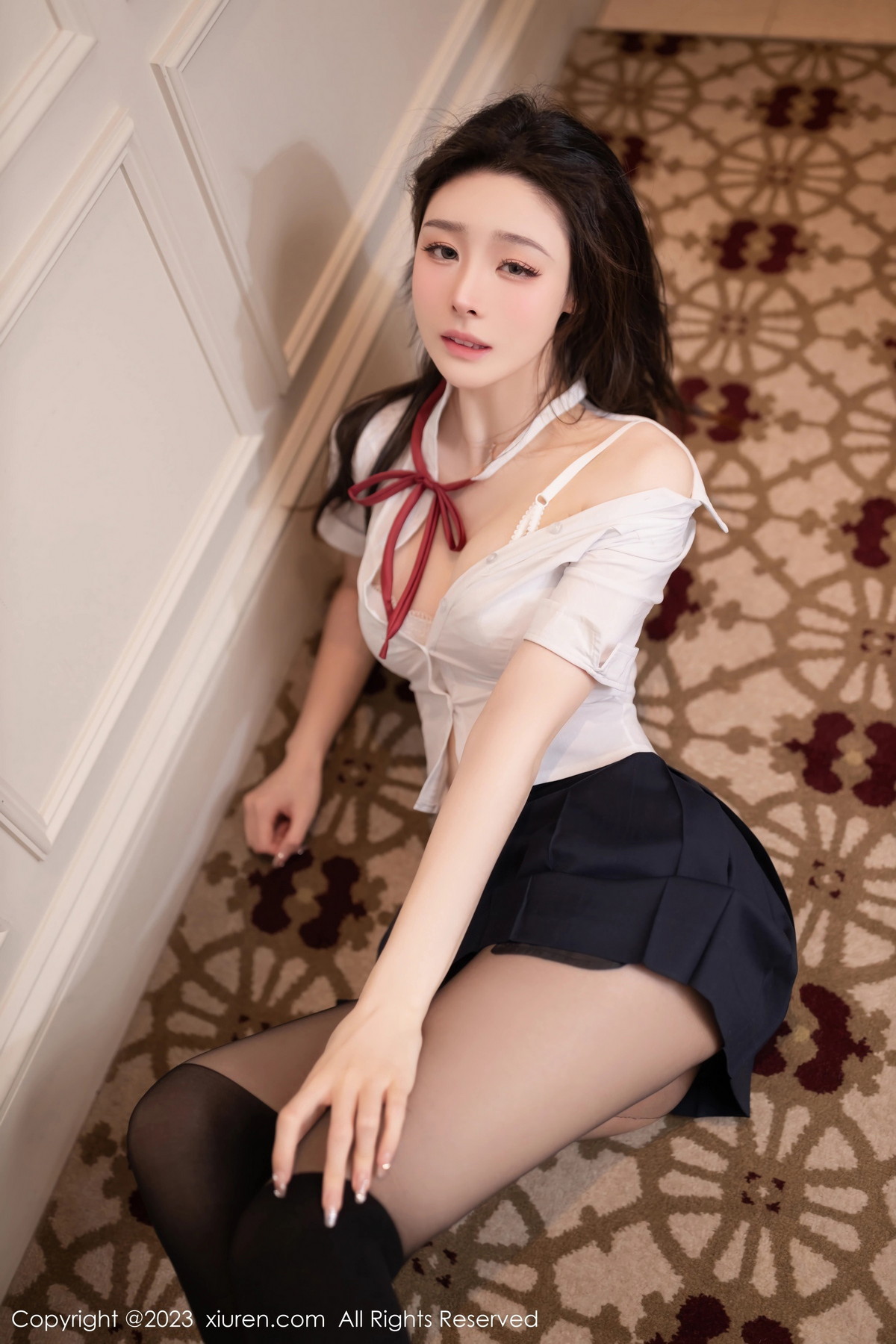 [秀人网] 2023.11.16 No.7674 小逗逗 短裙黑丝  第17张