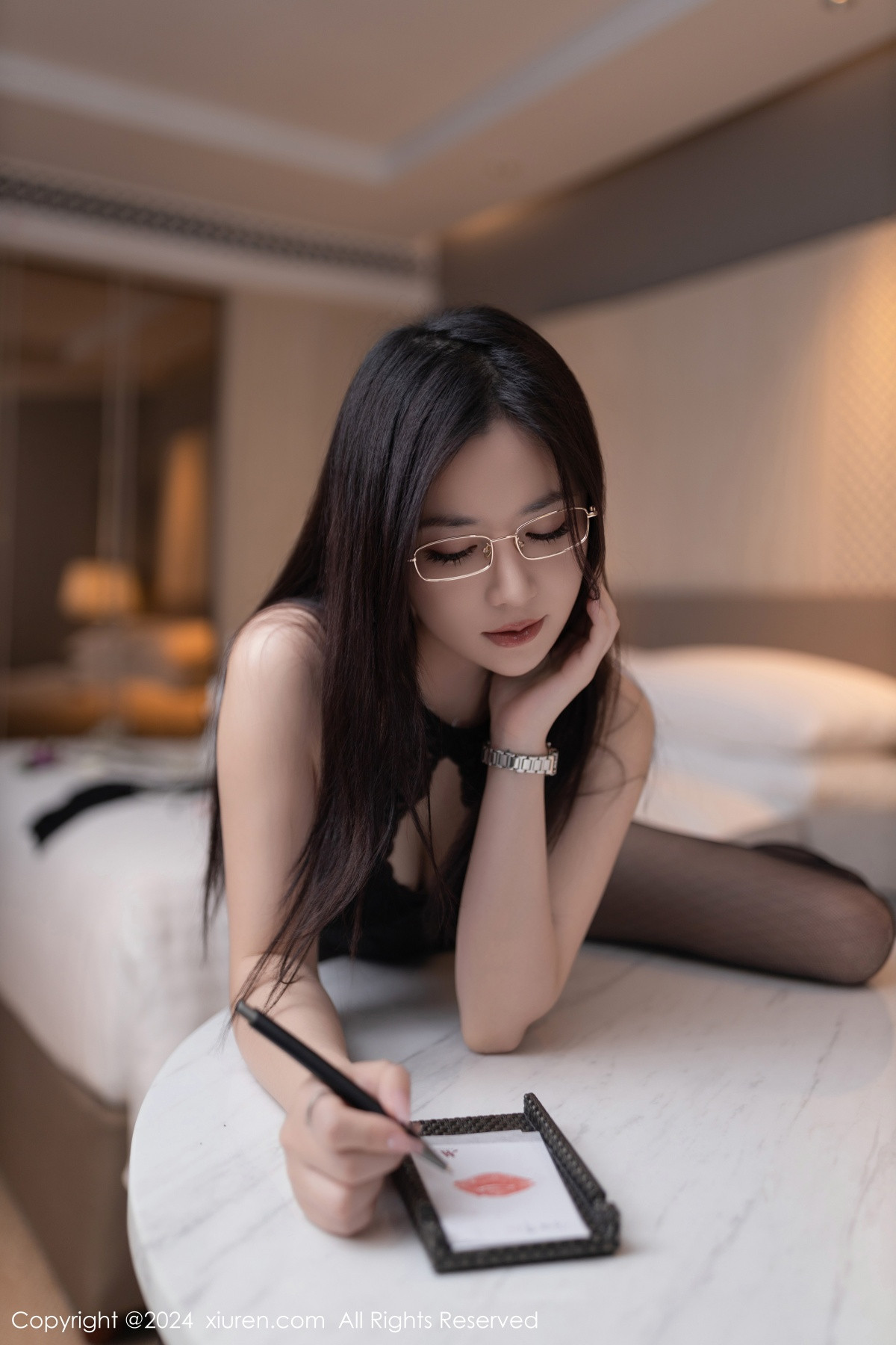 [秀人网] 2024.01.19 No.7992 鱼子酱Fish 黑丝美腿  第33张