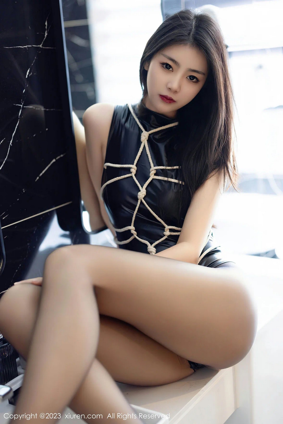 [秀人网] 2023.06.28 No.6990 可乐Vicky 丝袜美腿  第27张