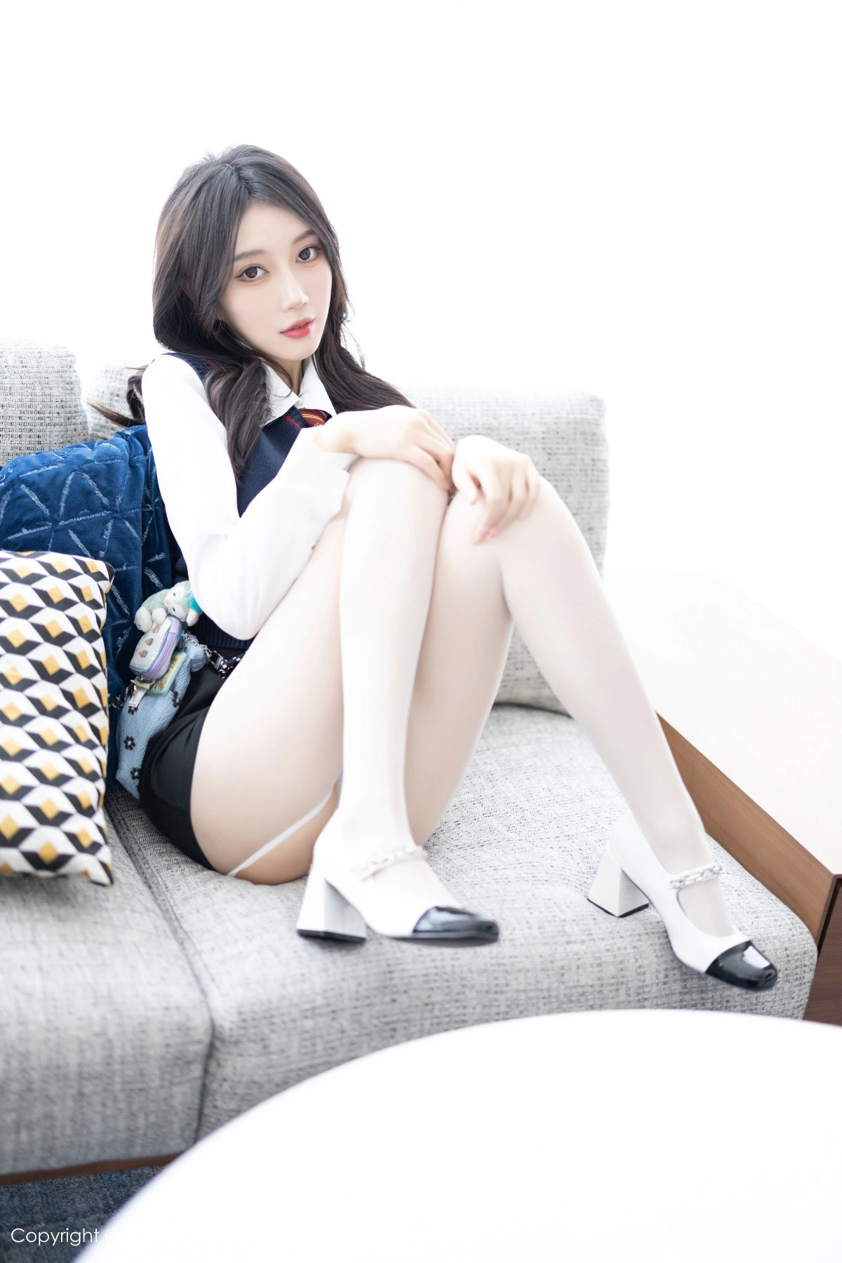 [秀人网] 2024.03.18 No.8247 玥儿玥 丝袜美腿  第23张