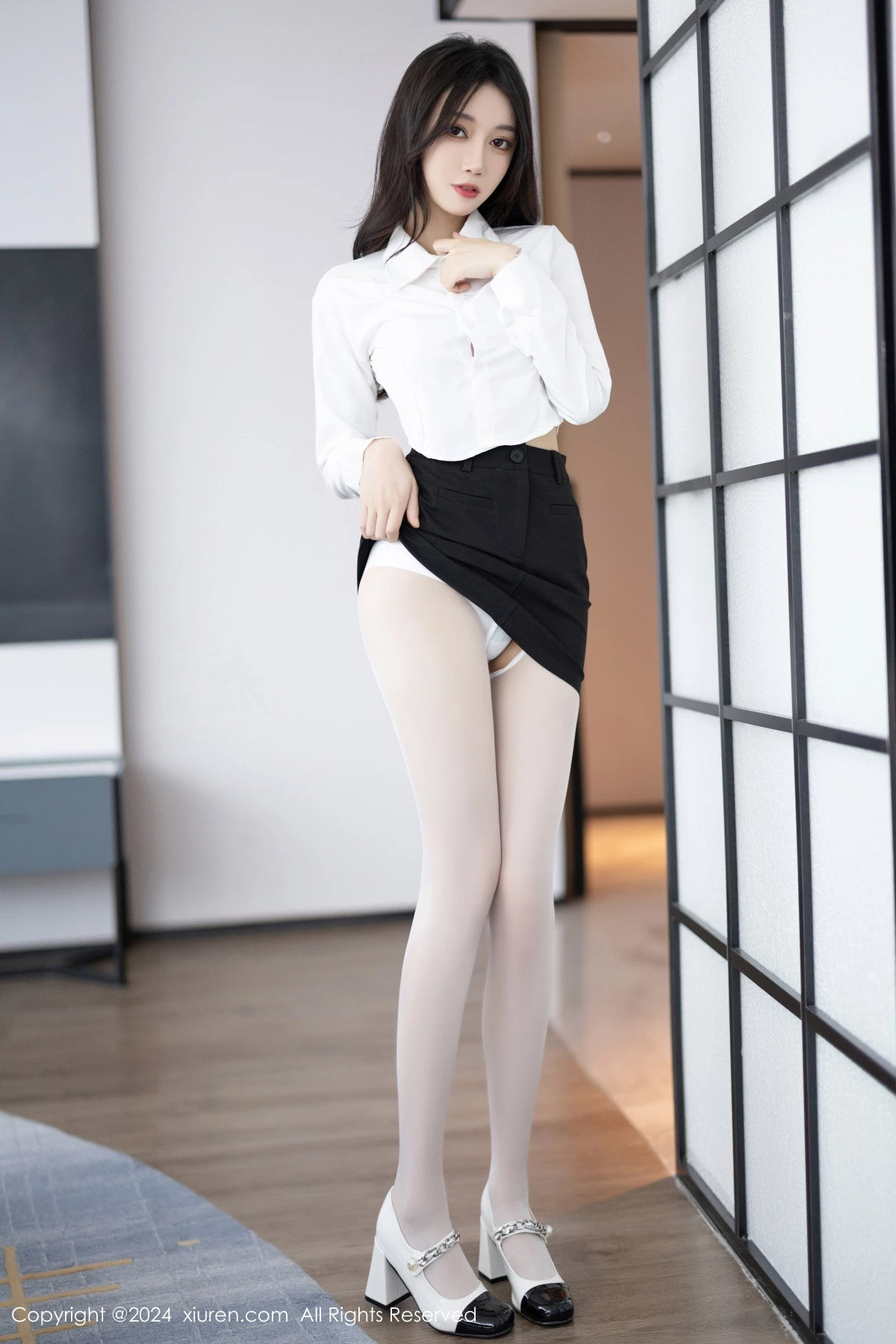 [秀人网] 2024.03.18 No.8247 玥儿玥 丝袜美腿  第35张