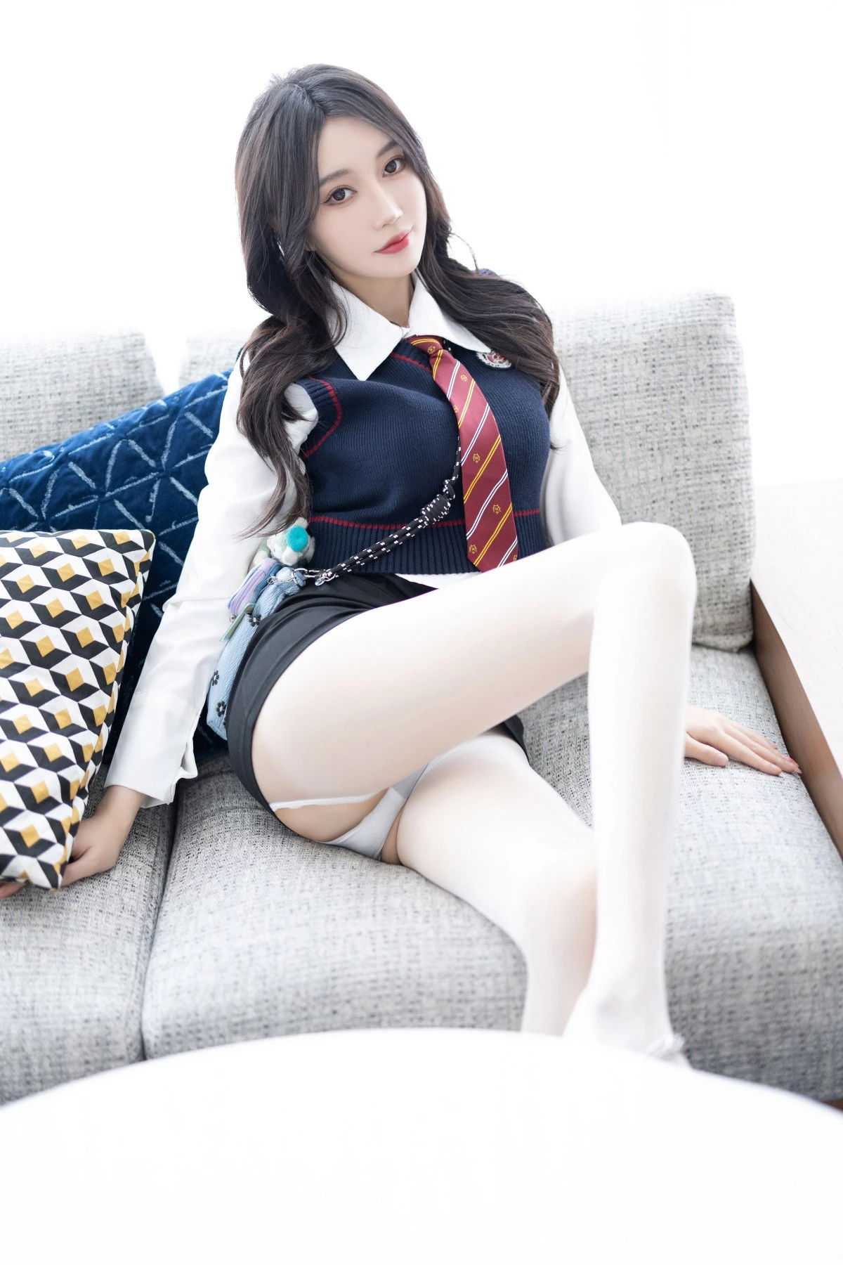 [秀人网] 2024.03.18 No.8247 玥儿玥 丝袜美腿  第19张