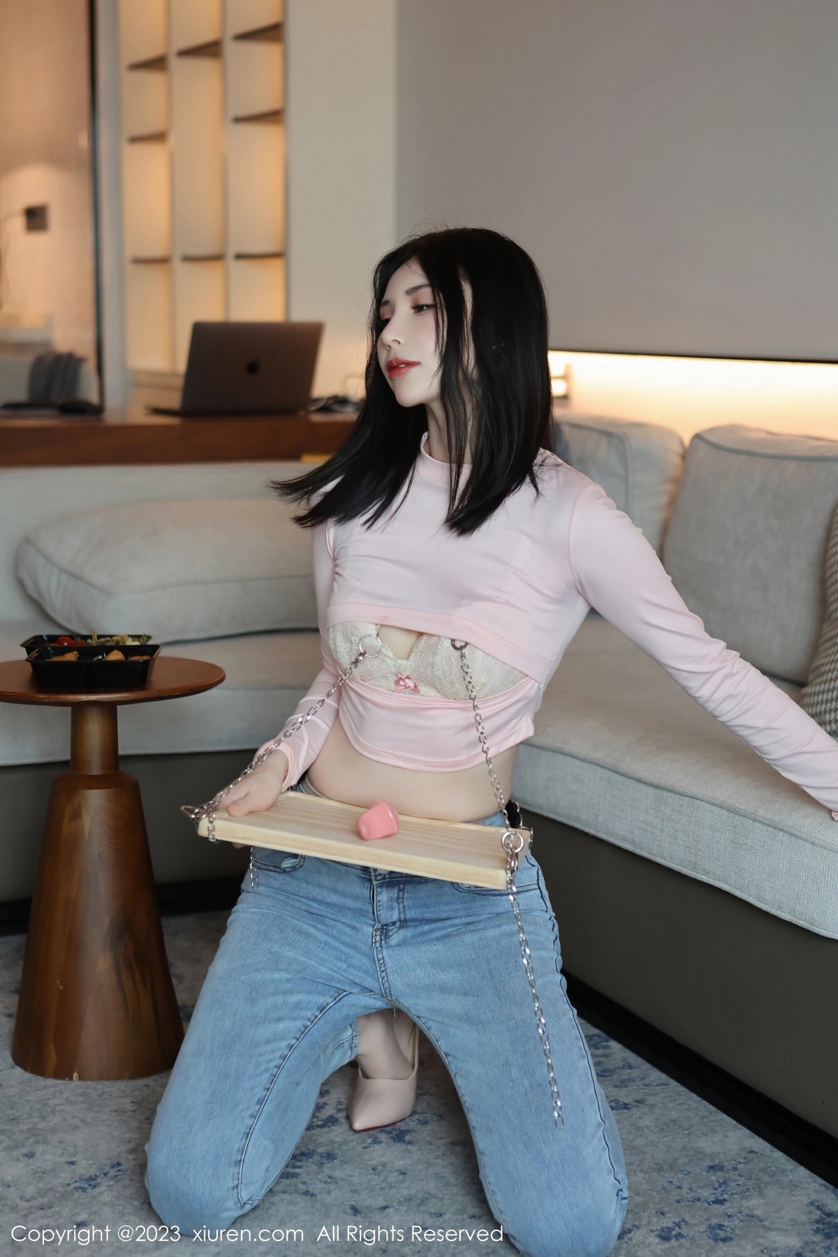 [秀人网] 2023.06.29 No.6992 王曼柔 牛仔裤美腿  第16张