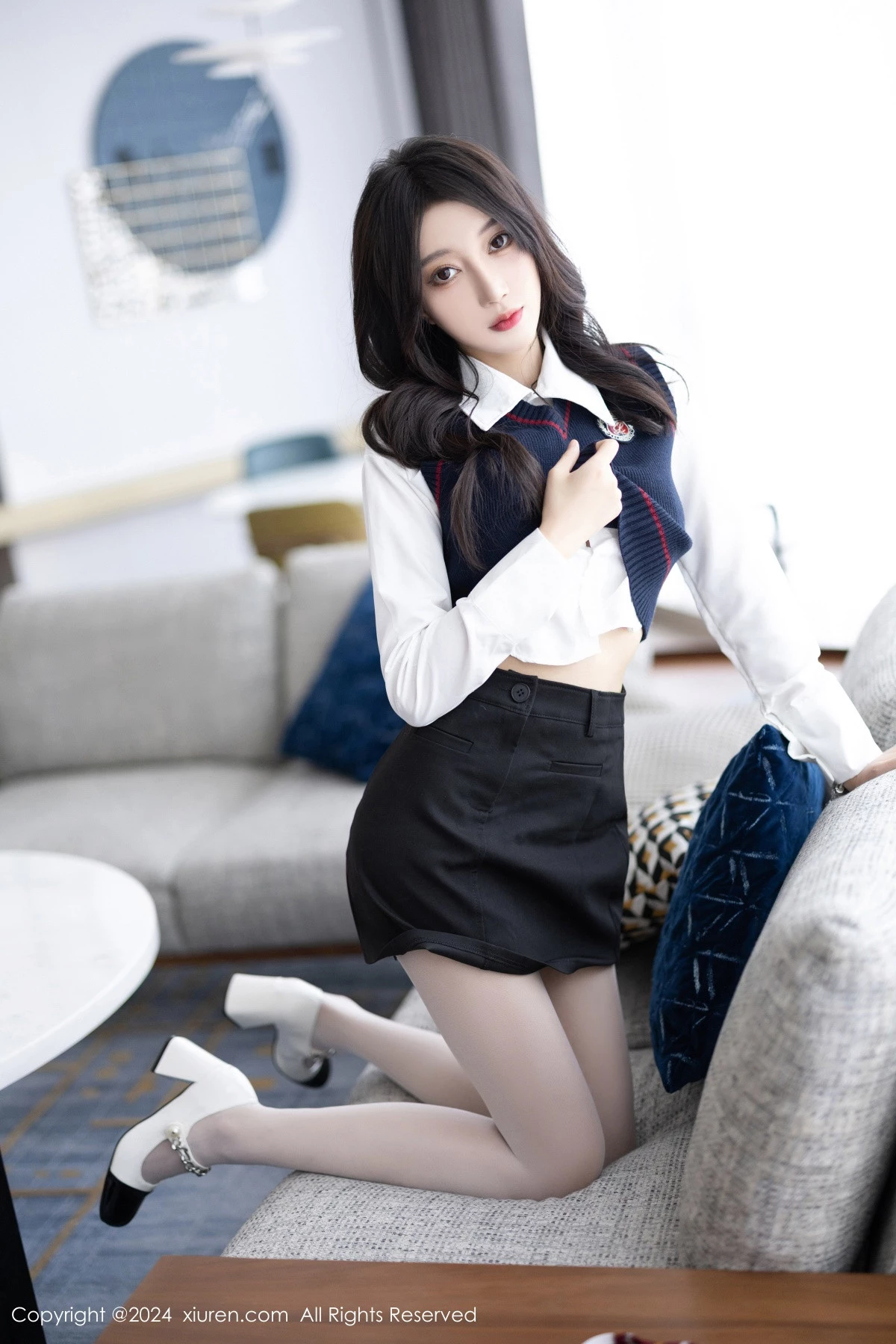 [秀人网] 2024.03.18 No.8247 玥儿玥 丝袜美腿  第28张