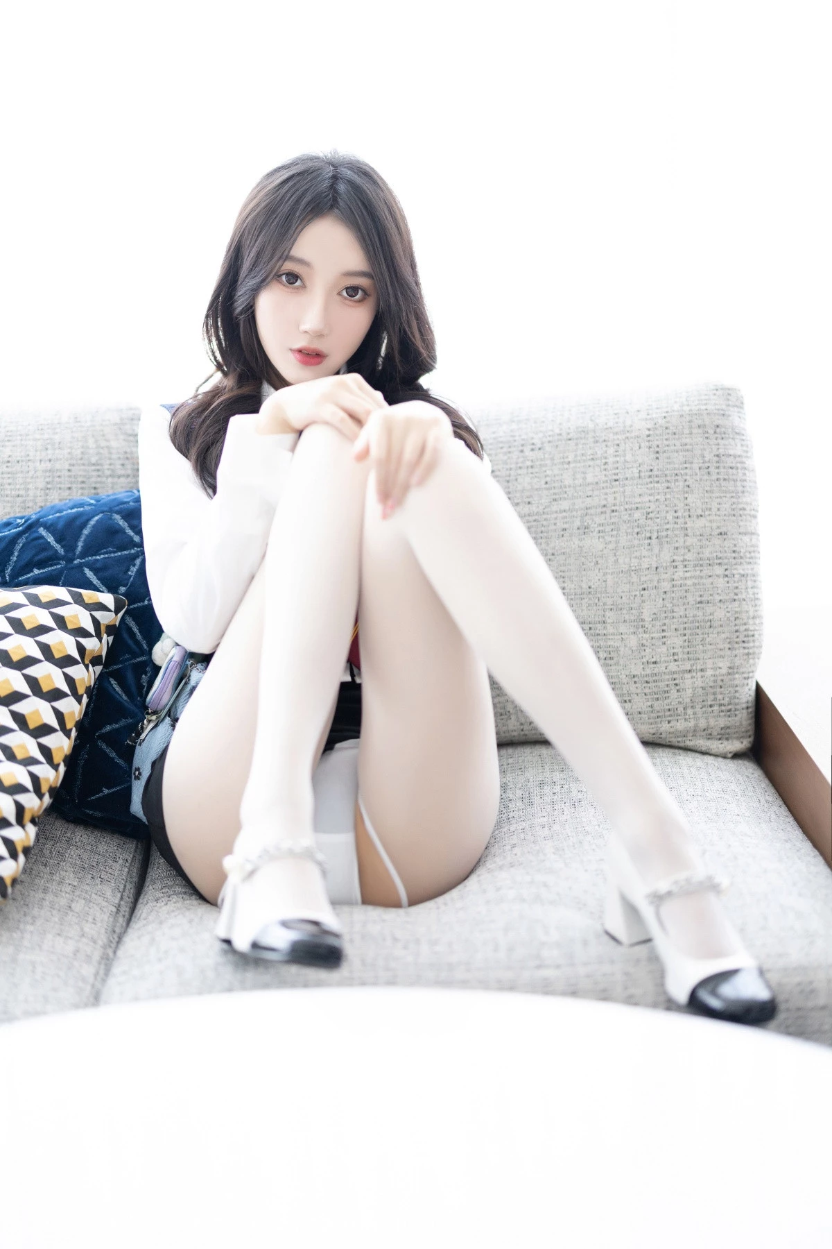 [秀人网] 2024.03.18 No.8247 玥儿玥 丝袜美腿  第22张