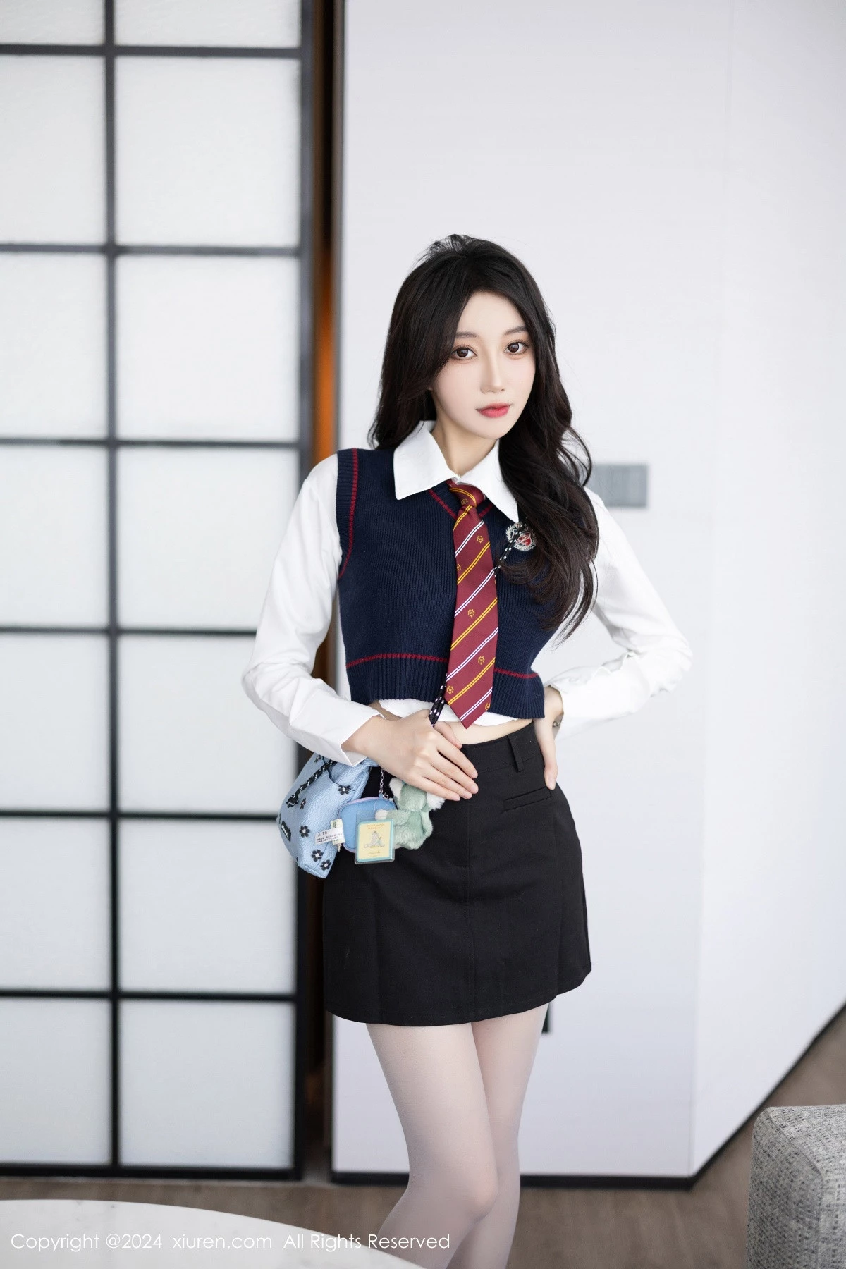 [秀人网] 2024.03.18 No.8247 玥儿玥 丝袜美腿  第2张