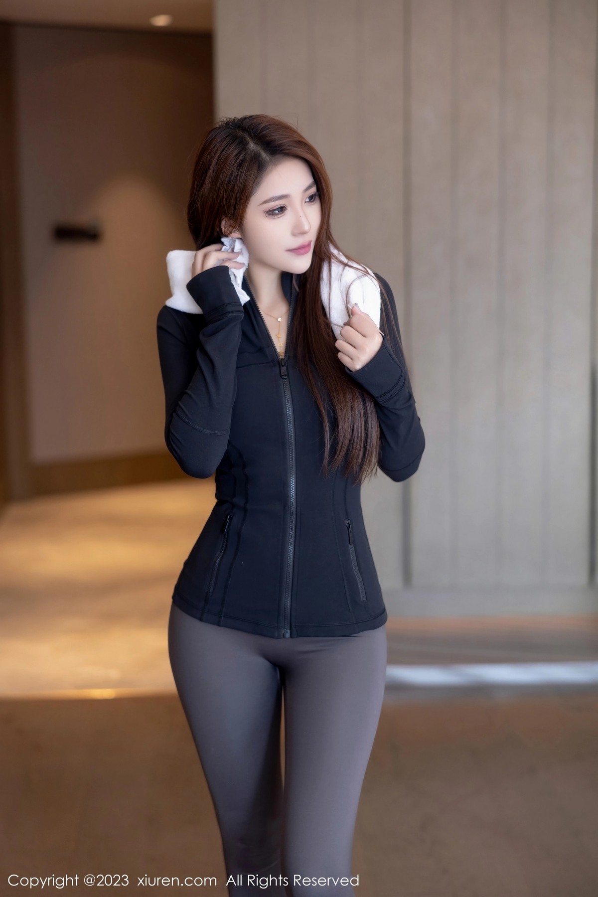 [秀人网] 2023.06.30 No.7001 汐汐baby 运动美腿  第3张