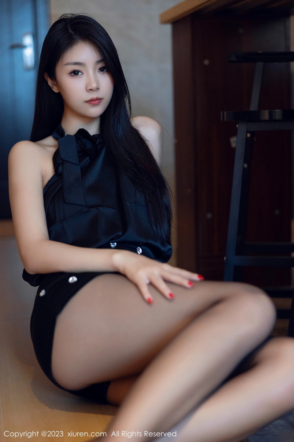 [秀人网] 2023.10.19 No.7535 可乐Vicky 黑丝美腿  第75张