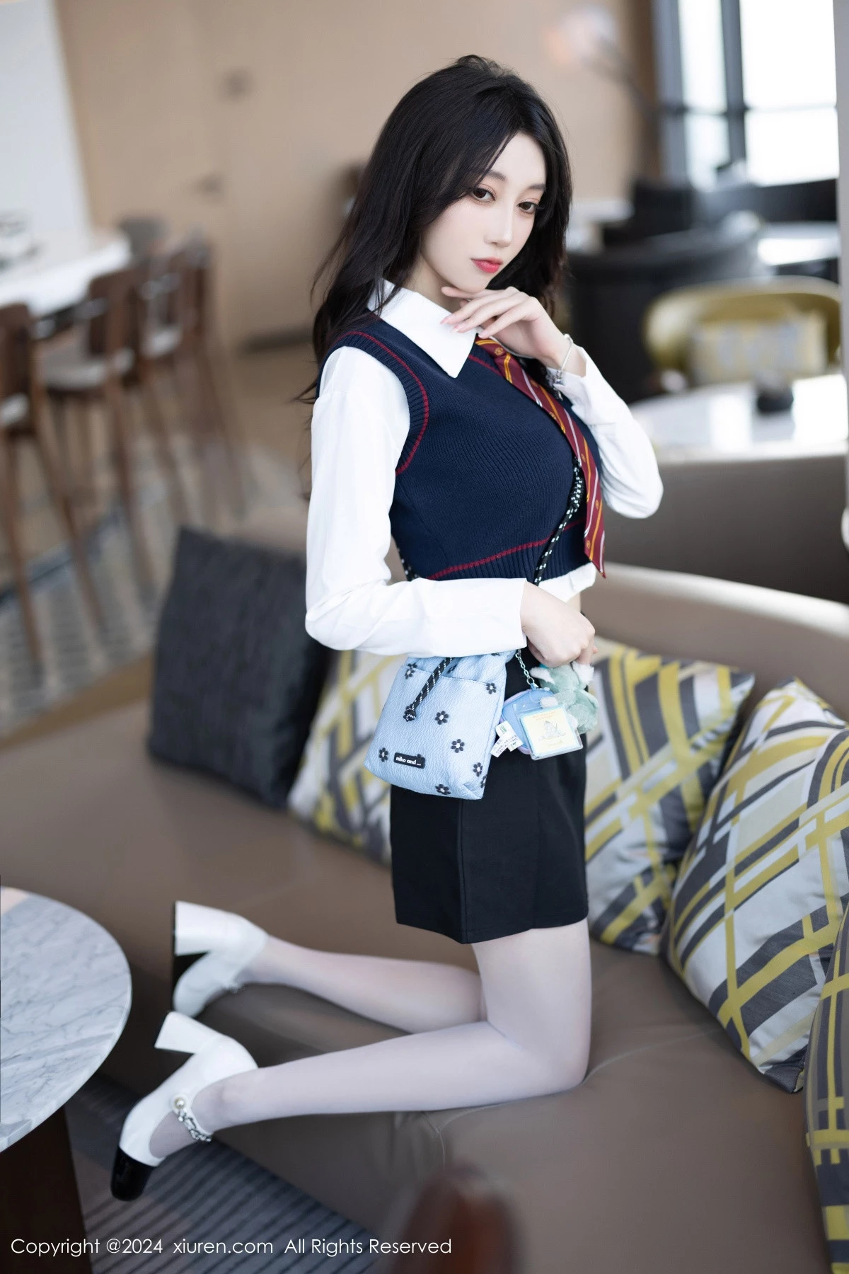[秀人网] 2024.03.18 No.8247 玥儿玥 丝袜美腿  第13张