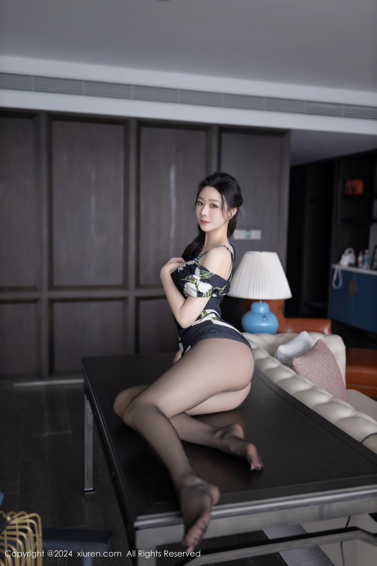 [秀人网] 2024.06.27 No.8768 小逗逗 黑丝美腿  第25张