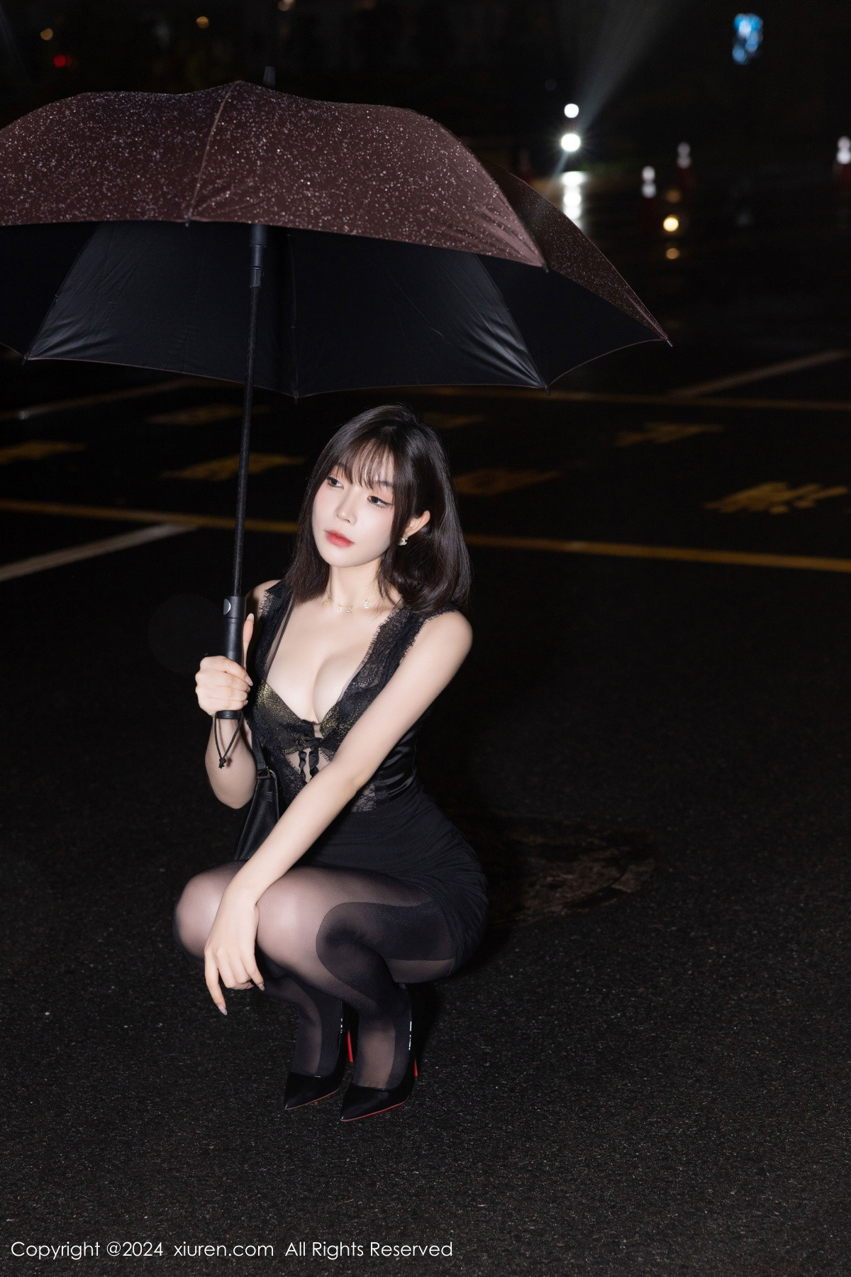 [秀人网] 2024.09.13 No.9157 徐莉芝Booty 美腿黑丝  第3张