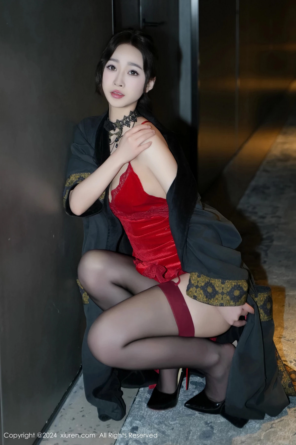 [秀人网] 2024.05.16 No.8547 软糖爱喝奶 黑丝美腿  第17张