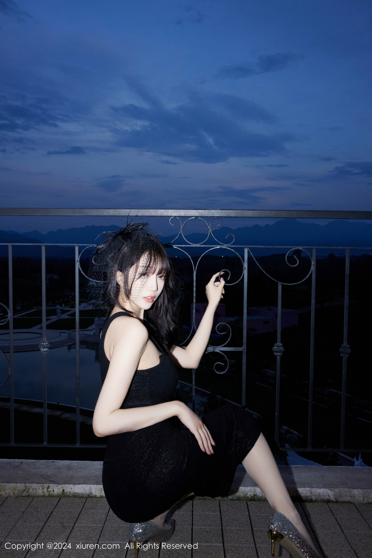 [秀人网] 2024.07.26 No.8921 玥儿玥er 黑丝美腿  第7张