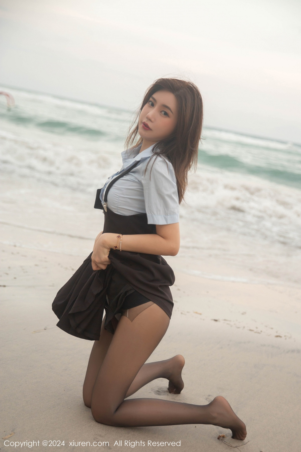 [秀人网] 2024.06.25 No.8752 绮里嘉ula 海边沙滩  第21张