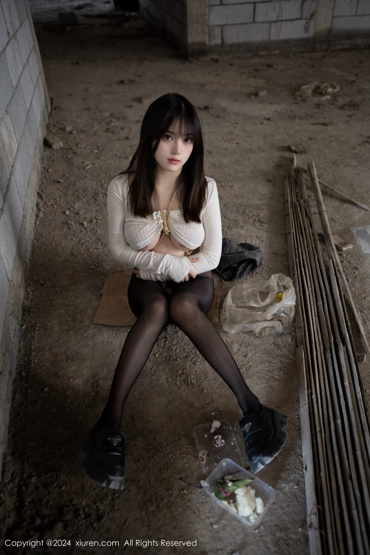 [秀人网] 2024.04.23 No.8439 豆瓣酱 美腿黑丝  第22张