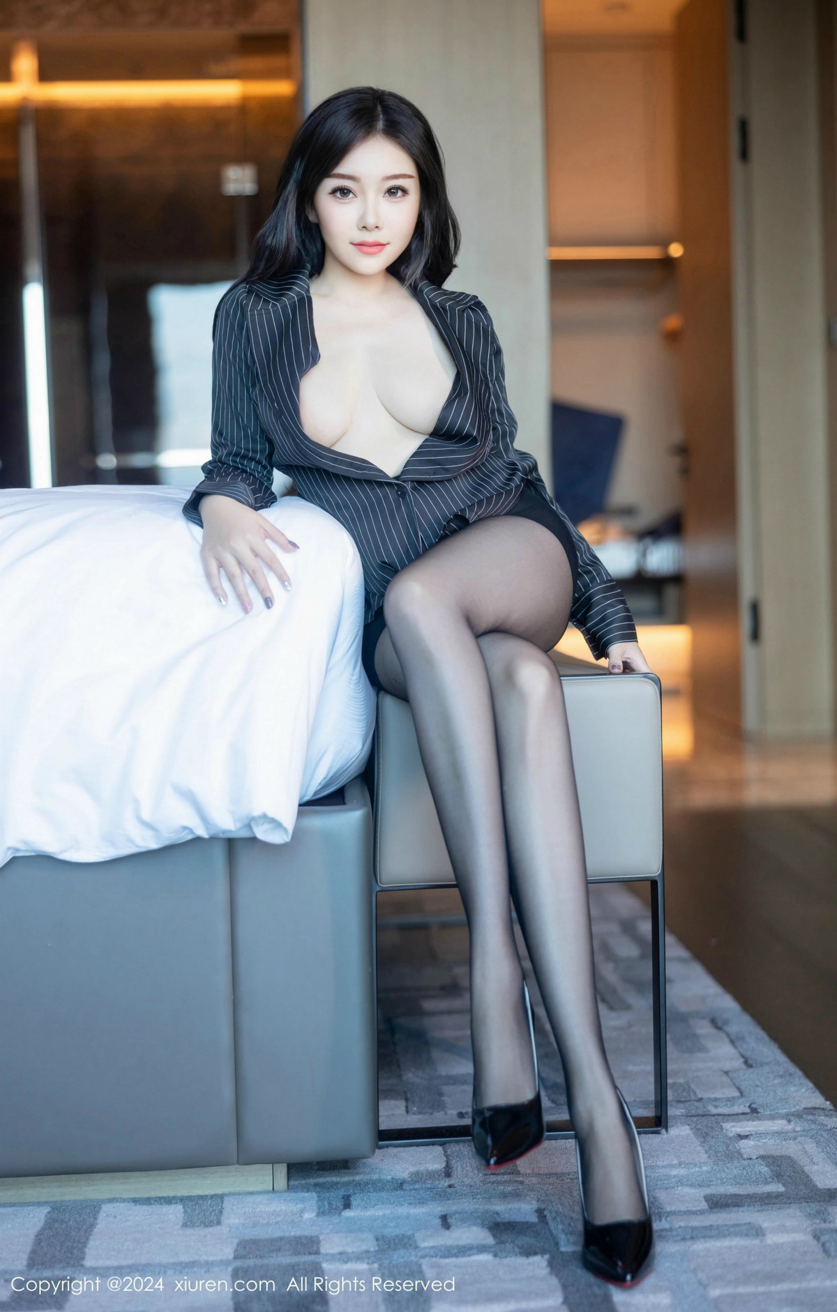 [秀人网] 2024.11.07 No.9410 白洁Bessie 黑丝美腿  第20张