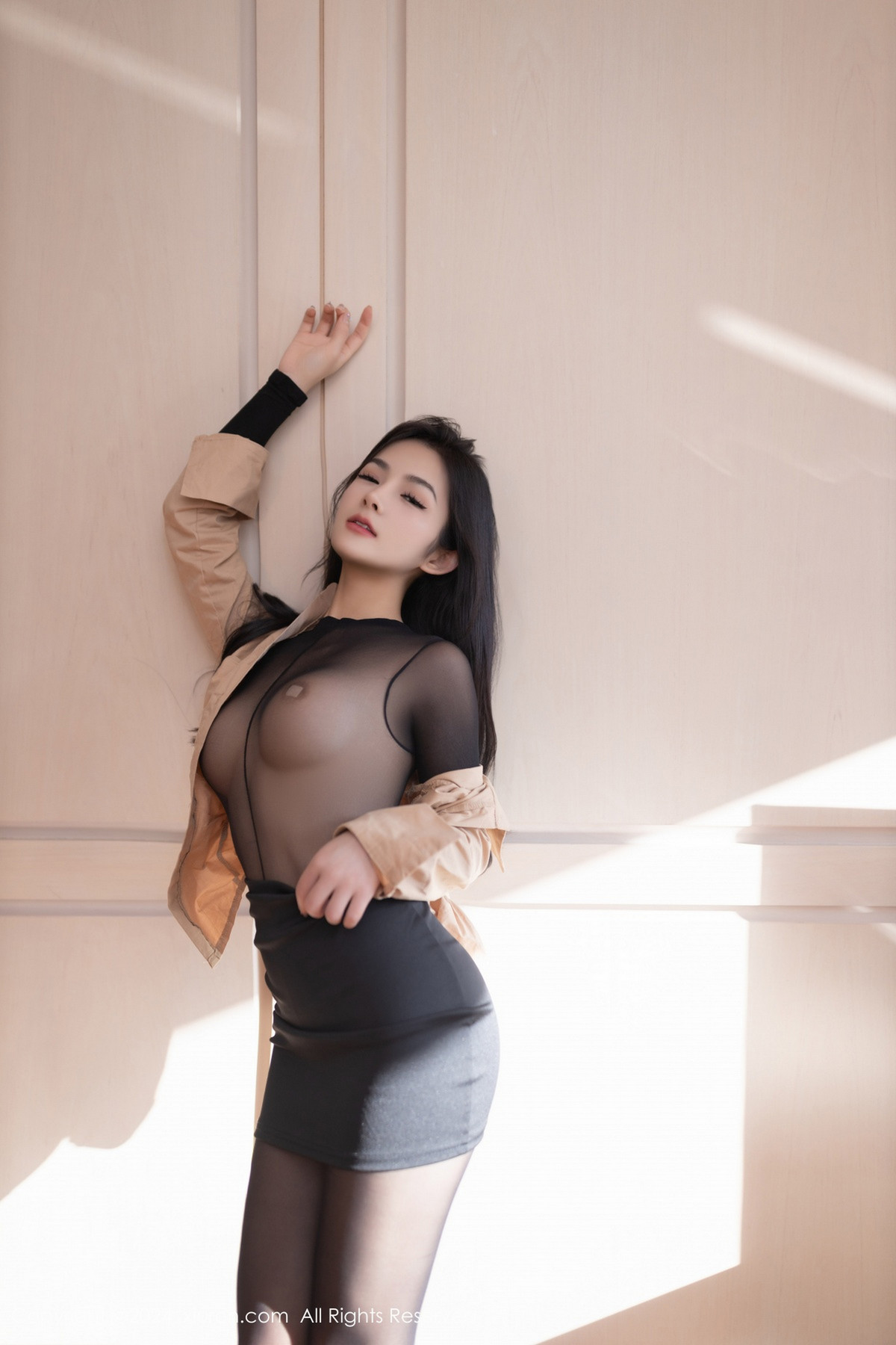 [秀人网] 2024.07.10 No.8835 谭小灵 黑丝美腿  第13张