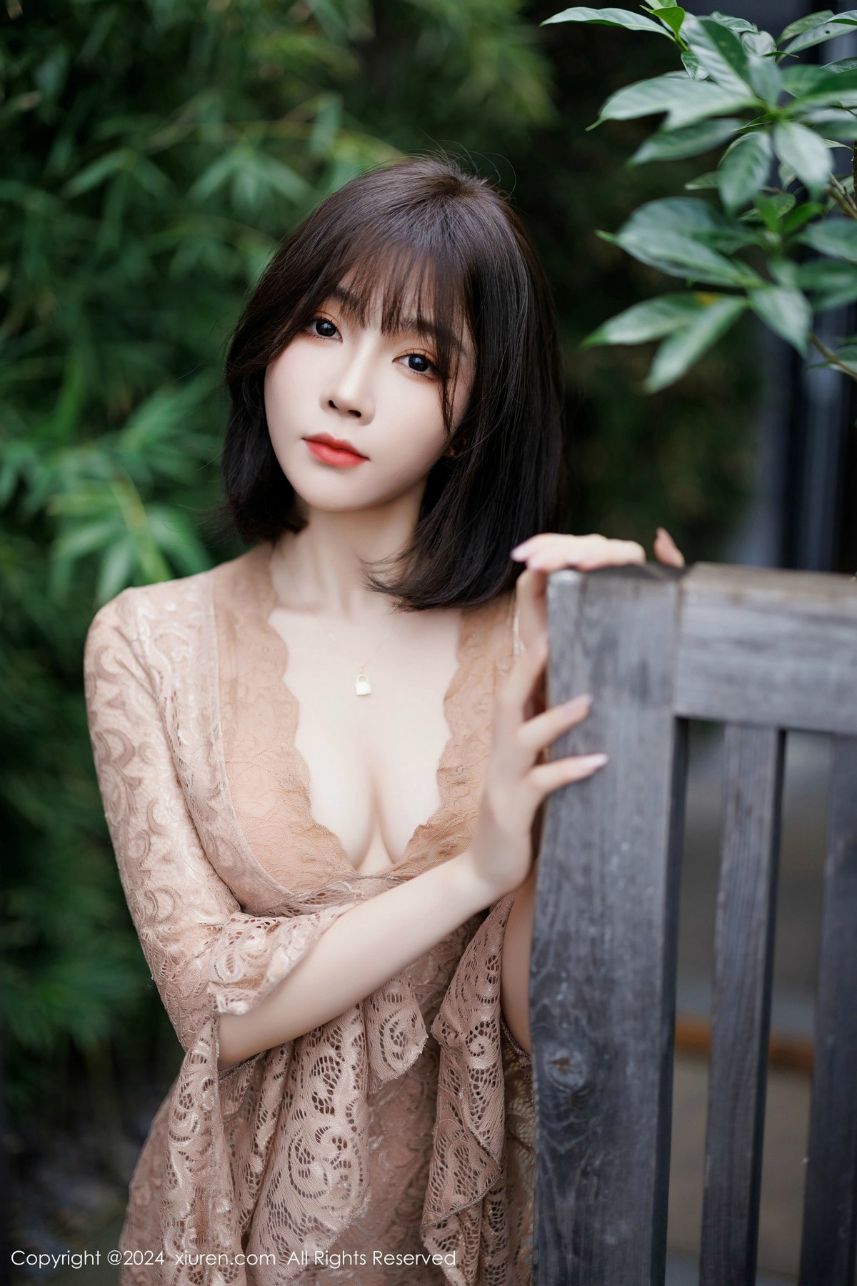 [秀人网] 2024.11.07 No.9412 徐莉芝Booty 美腿丝袜  第11张