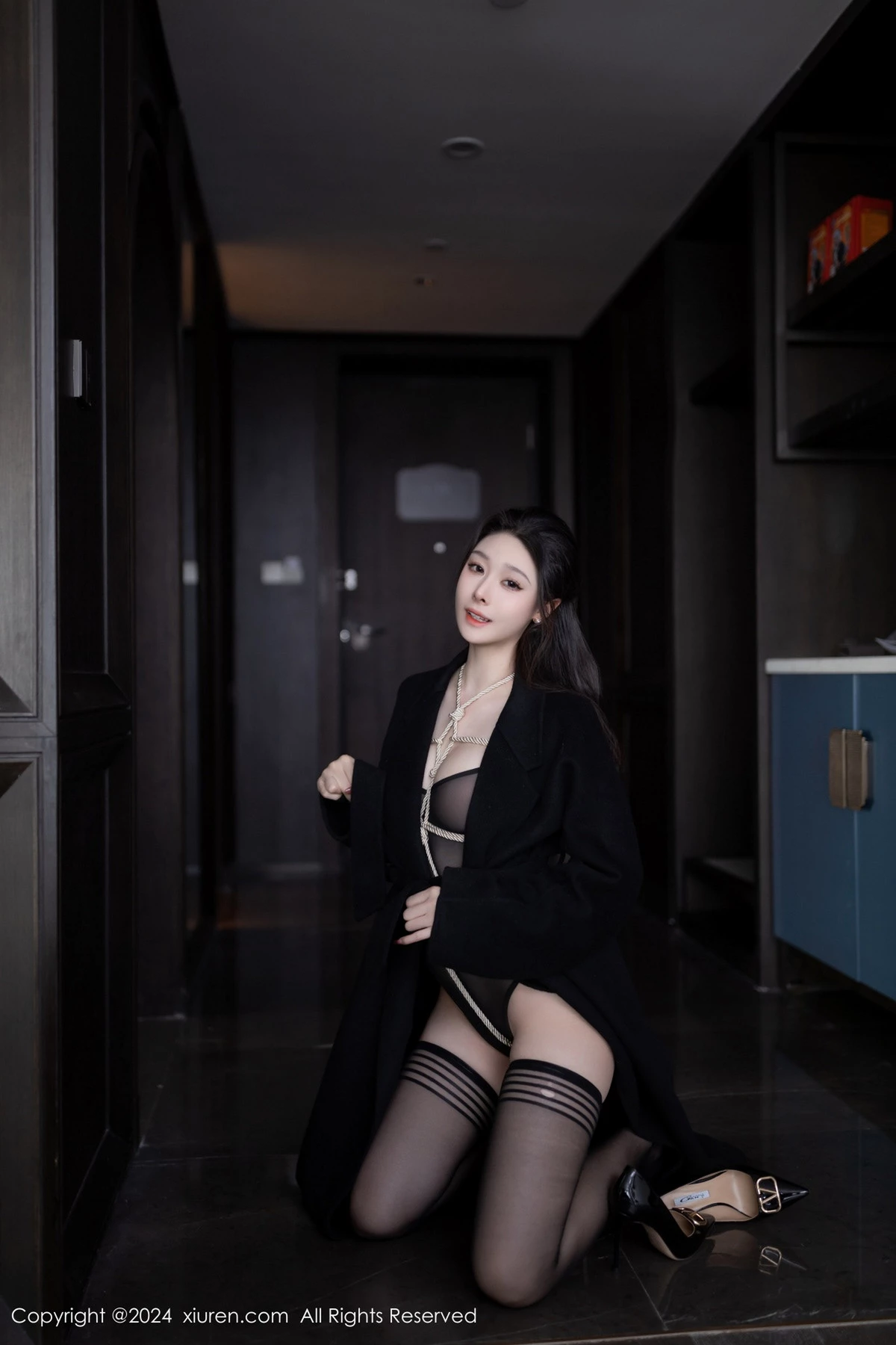 [秀人网] 2024.05.16 No.8552 小逗逗 黑丝美腿  第11张