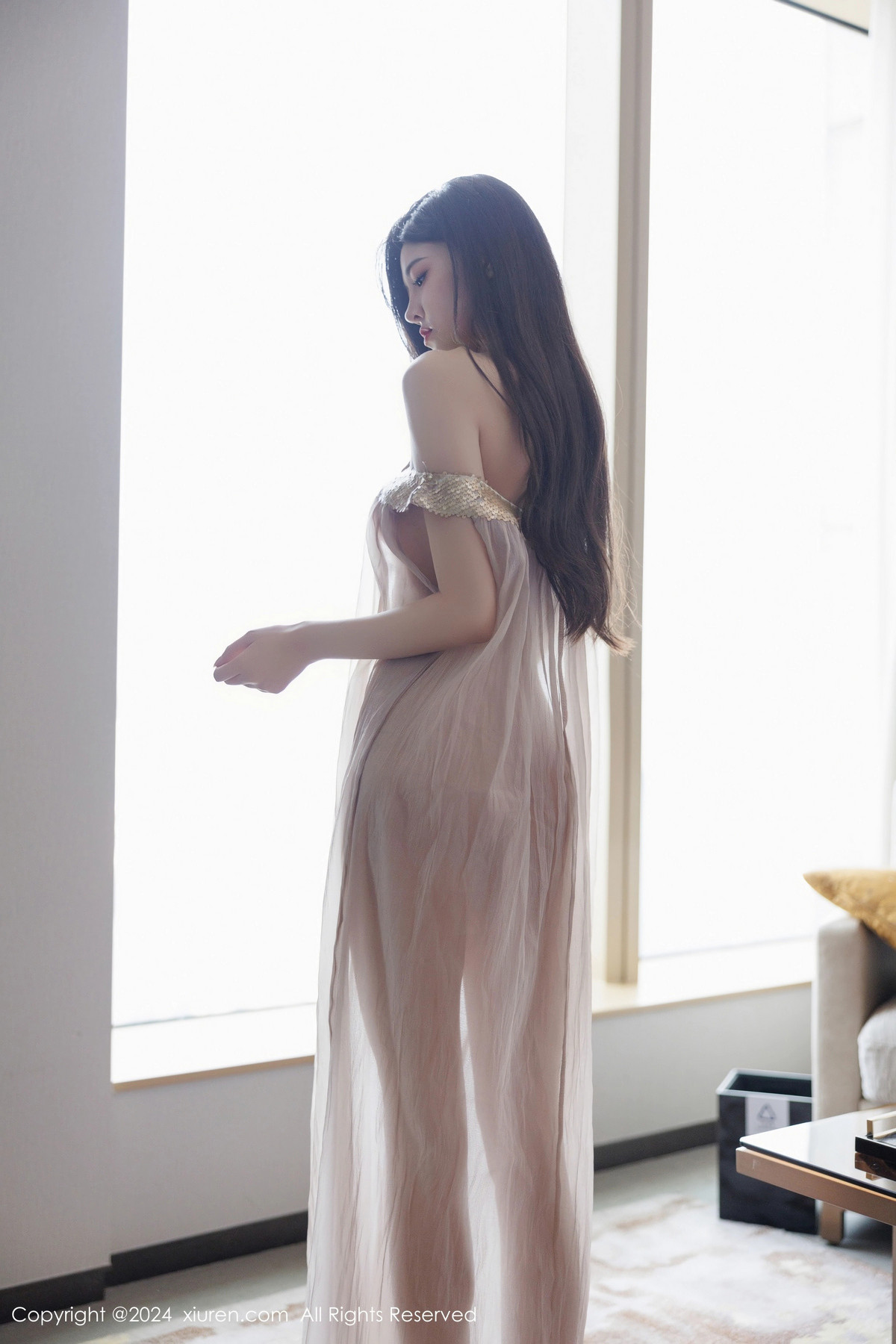 [秀人网] 2024.11.11 No.9426 初梦瑶 美腿性感