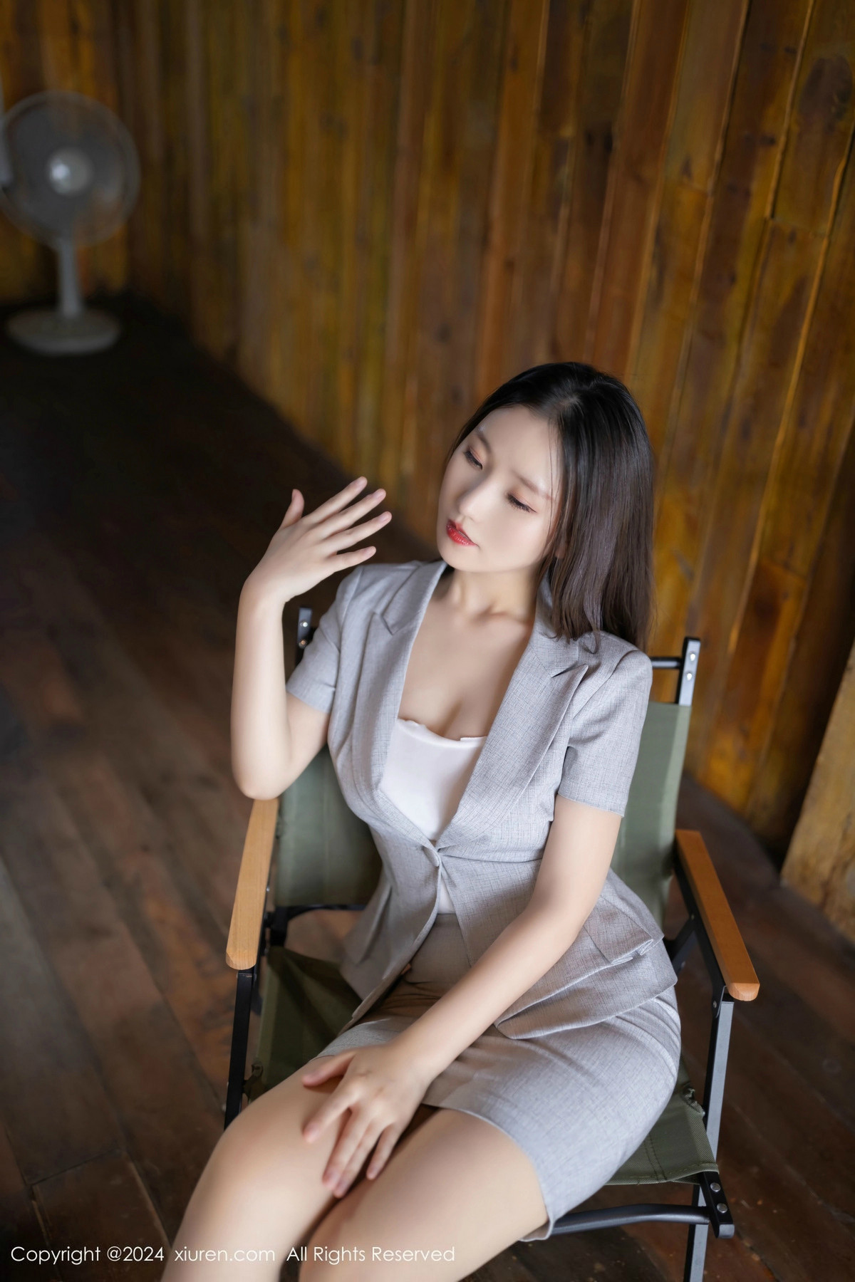 [秀人网] 2024.11.20 No.9474 杏子Yada 丝袜美腿  第11张