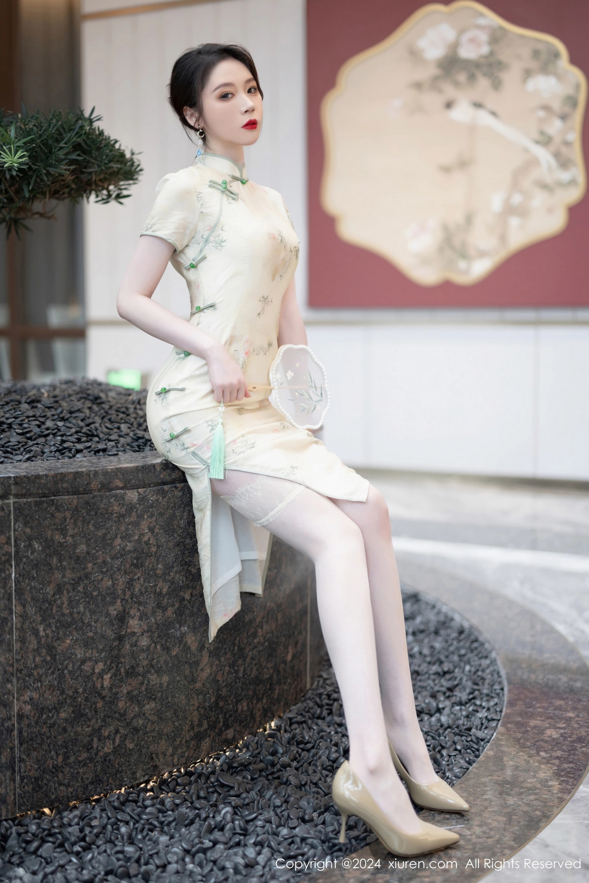 [秀人网] 2024.05.07 No.8497 梦心玥 丝袜美腿  第6张