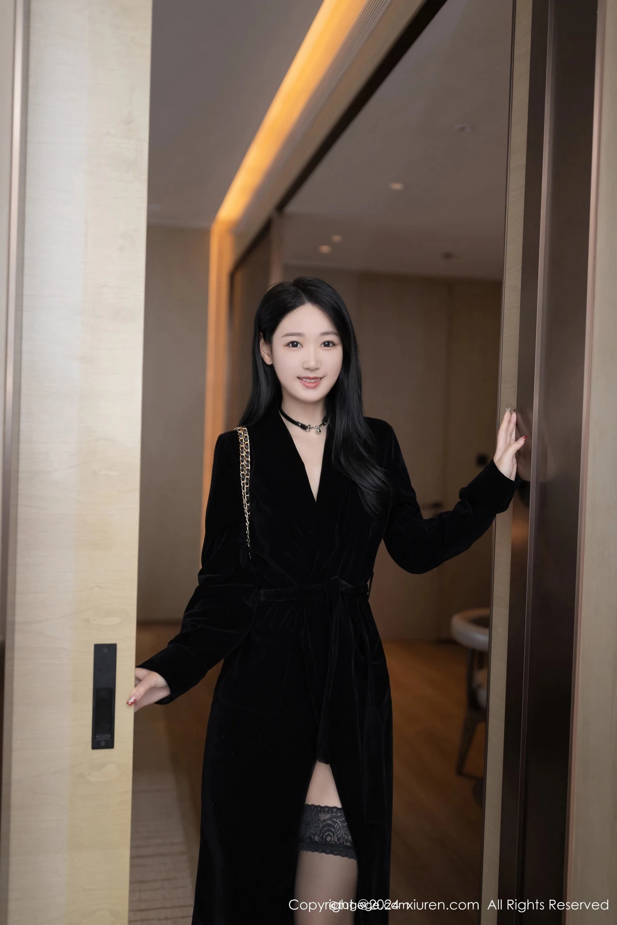 [秀人网] 2024.04.01 No.8326 唐安琪 黑丝美腿