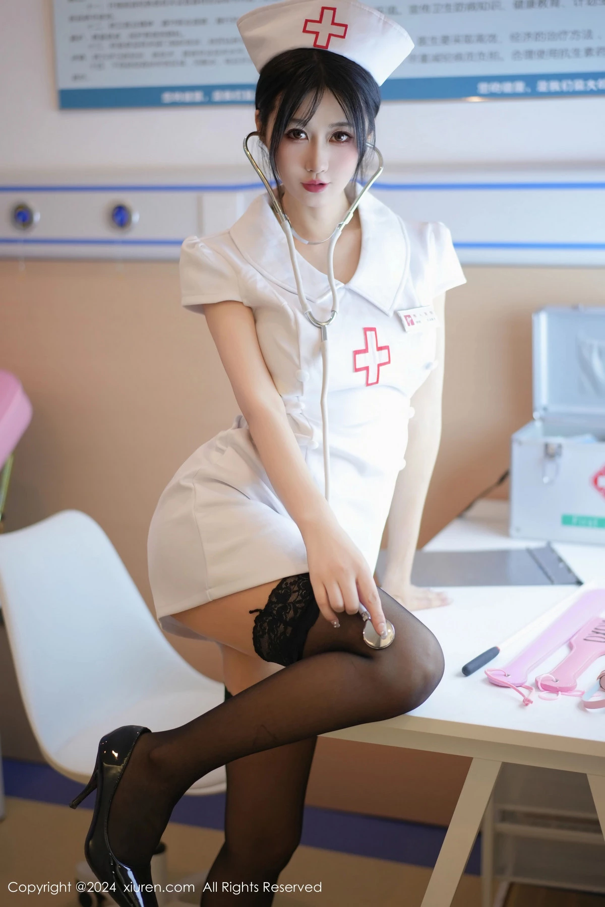 [秀人网] 2024.05.10 No.8512 laura阿姣 美腿黑丝  第6张