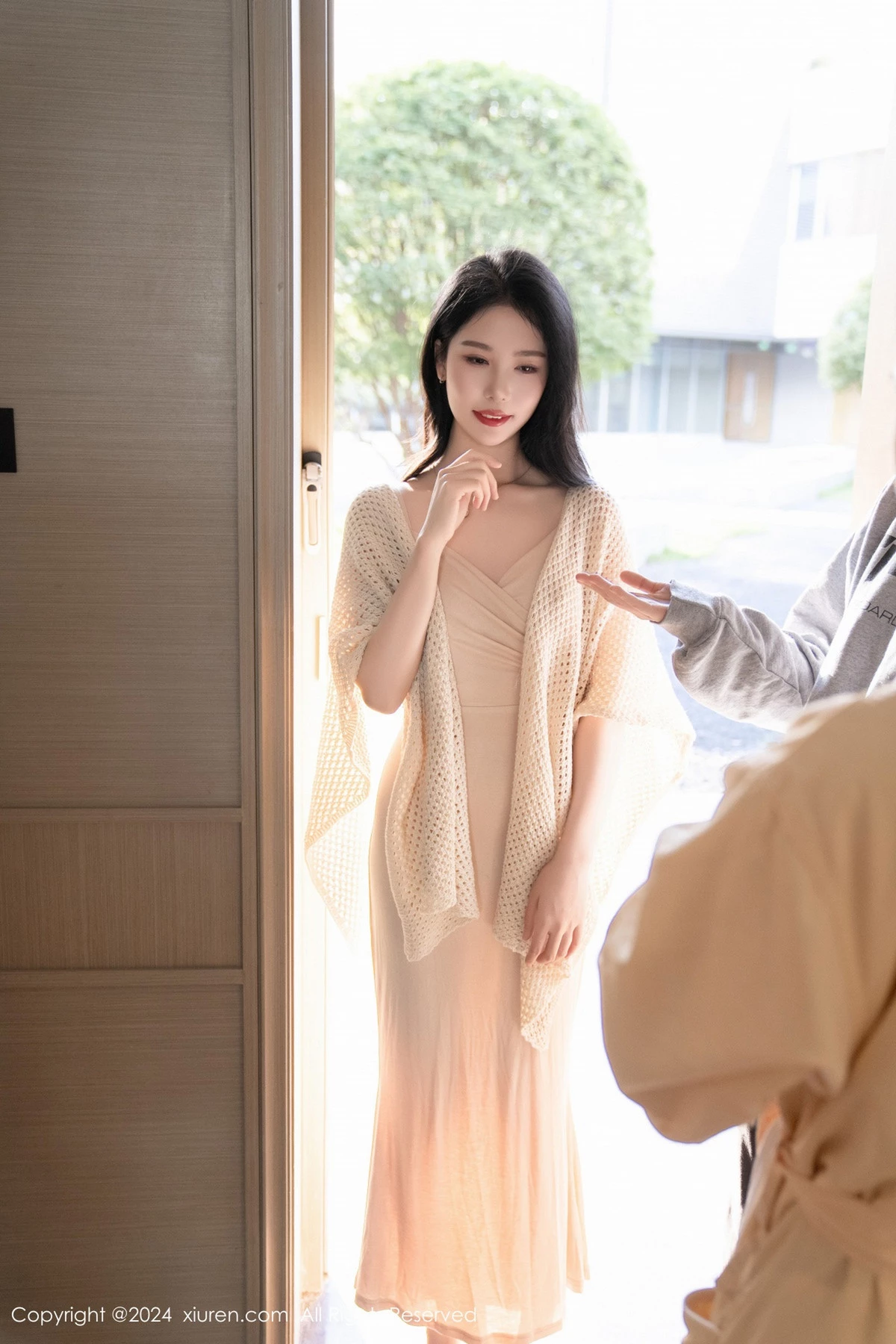 [秀人网] 2024.05.17 No.8559 利世 黑丝美腿  第15张