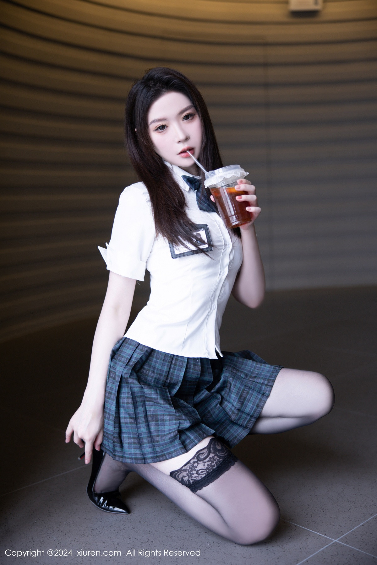 [秀人网] 2024.08.27 No.9074 梦心玥 黑丝美腿  第9张