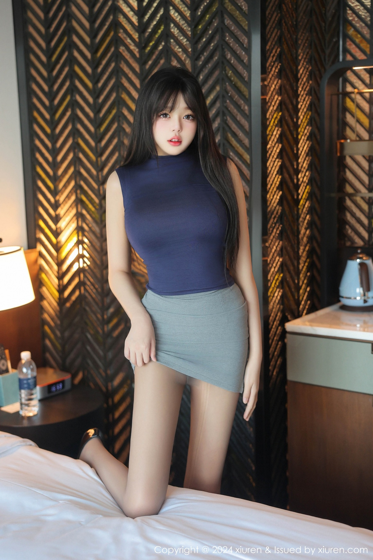 [秀人网] 2024.09.30 No.9233 柚柚小奶瓶 美腿短裙  第34张