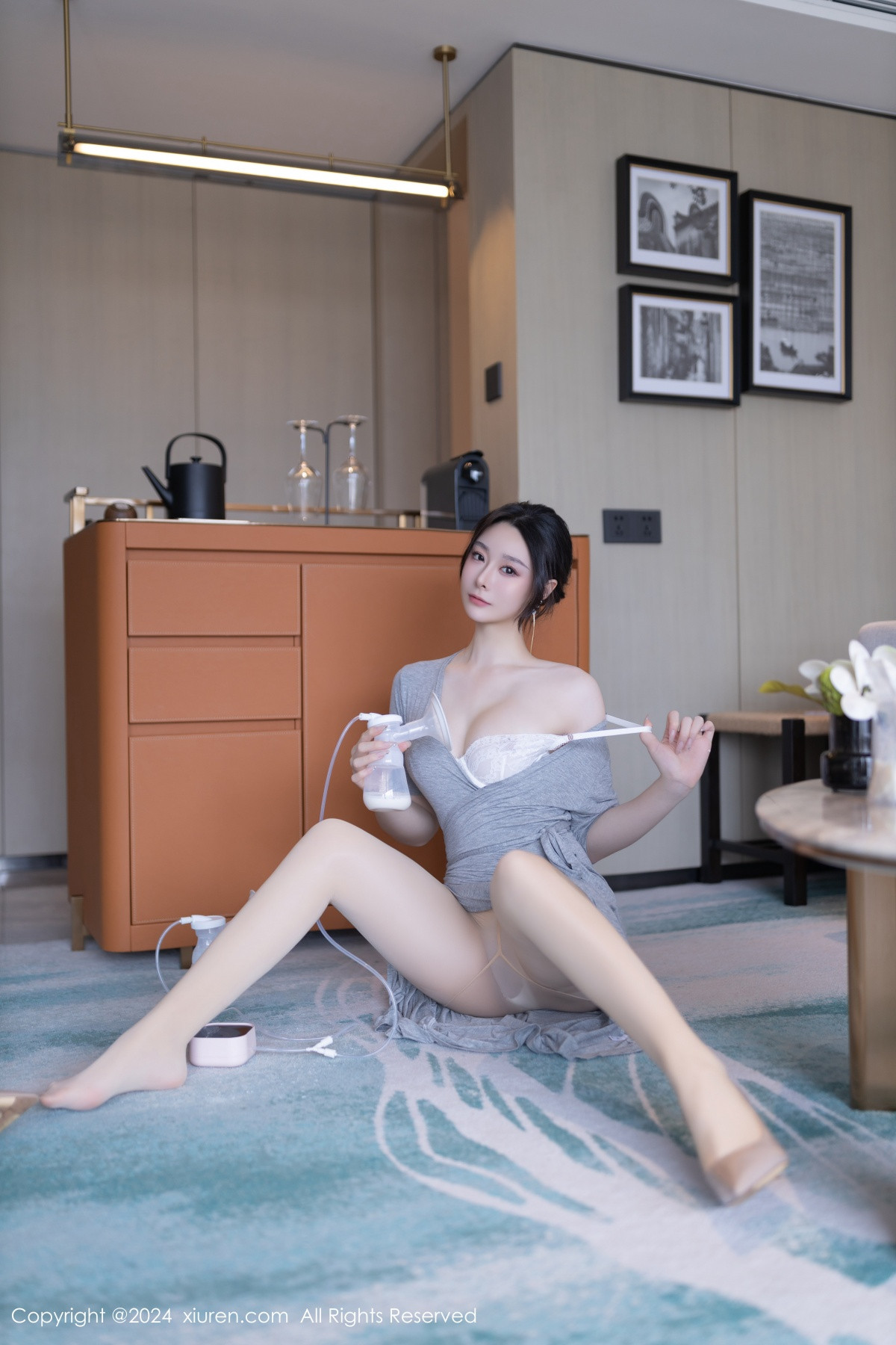 [秀人网] 2024.06.13 No.8699 小逗逗 丝袜美腿  第18张