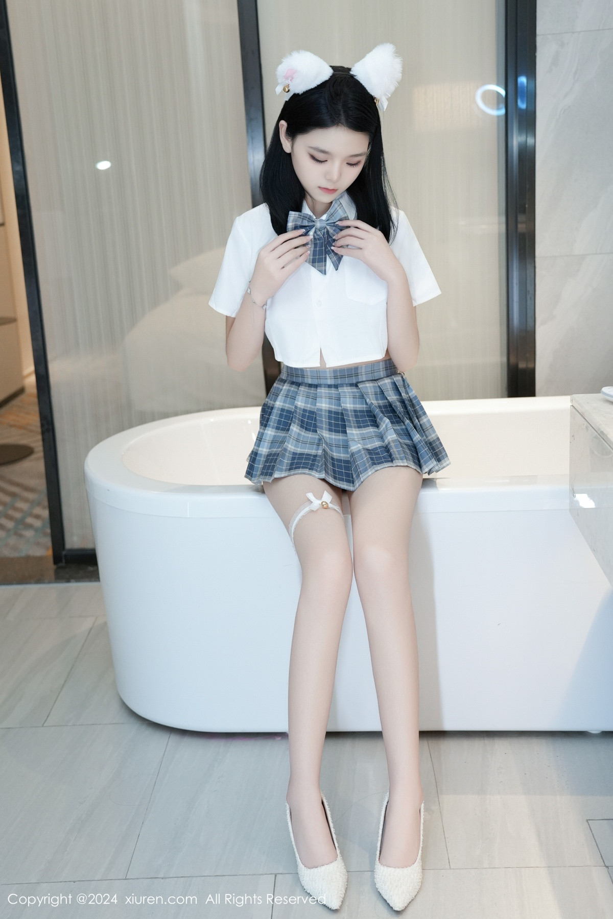[秀人网] 2024.06.18 No.8715 唐心心 丝袜美腿  第12张