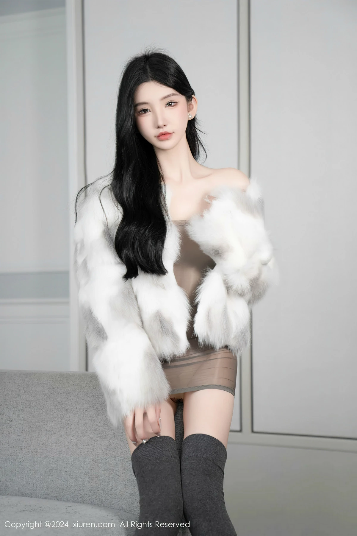 [秀人网] 2024.04.12 No.8383 周于希Sally 丝袜美腿  第25张