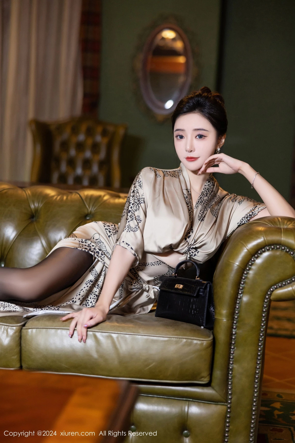 [秀人网] 2024.05.09 No.8510 王馨瑶yanni 黑丝美腿  第18张