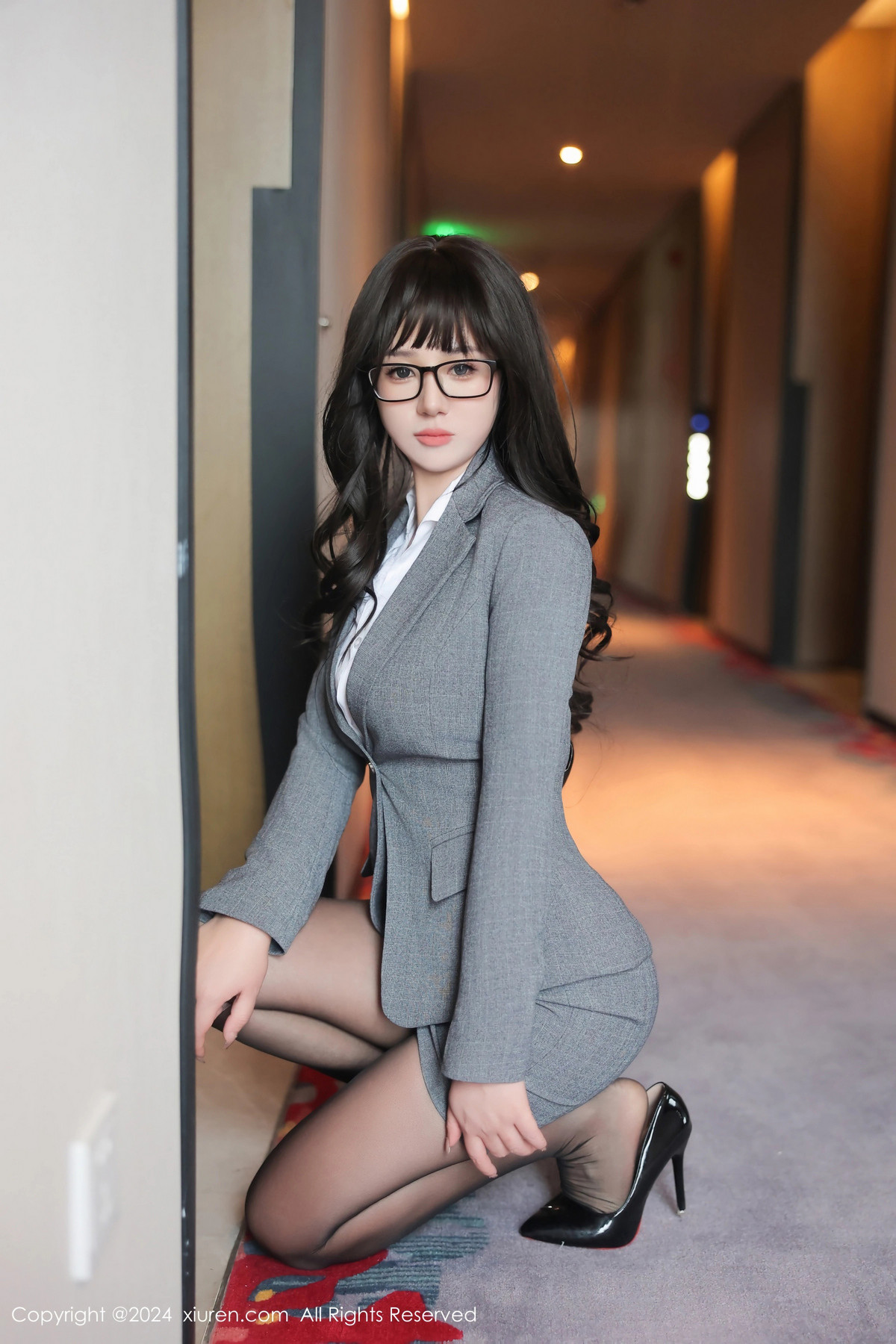 [秀人网] 2024.05.07 No.8496 金小依 美腿黑丝  第7张
