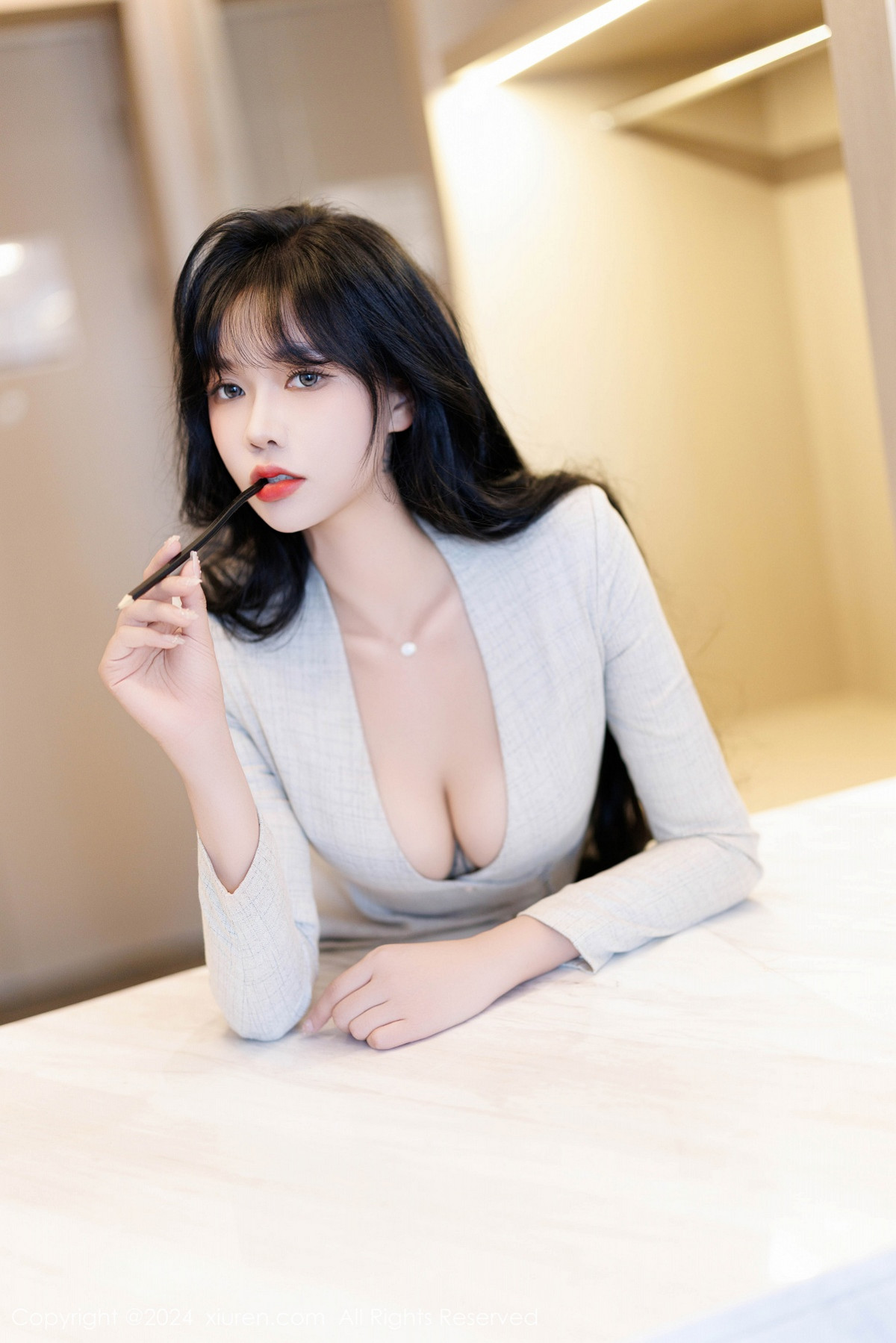 [秀人网] 2024.11.05 No.9398 娜比 丝袜短裙  第25张