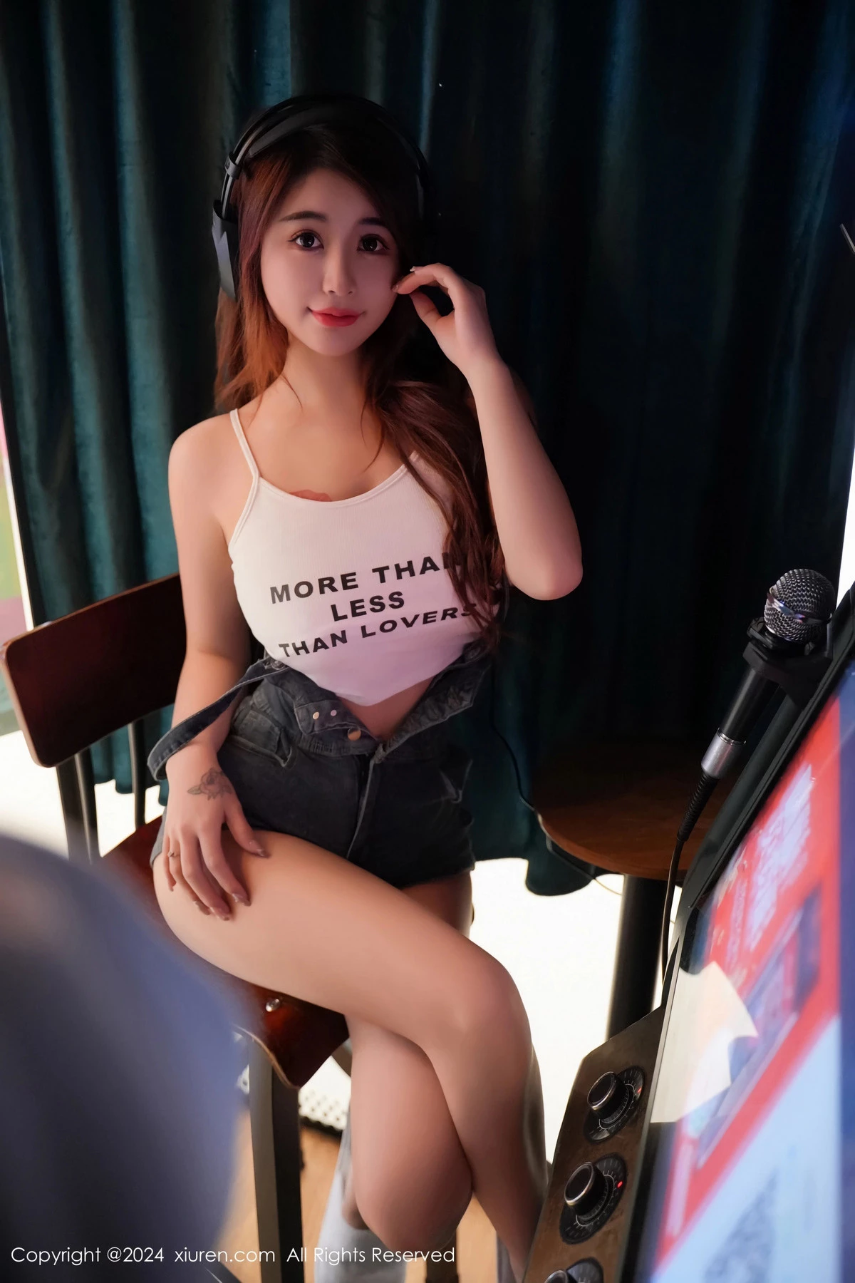 [秀人网] 2024.05.09 No.8506 美七Mia 美乳性感  第15张