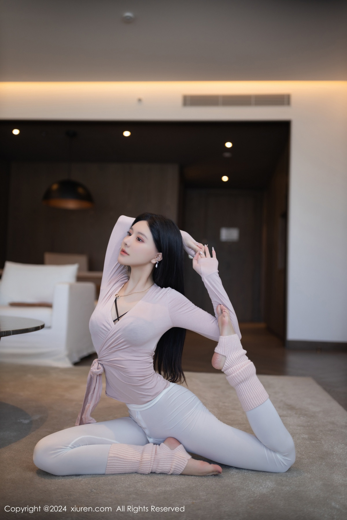 [秀人网] 2024.06.14 No.8705 幼幼 丝袜美腿  第3张