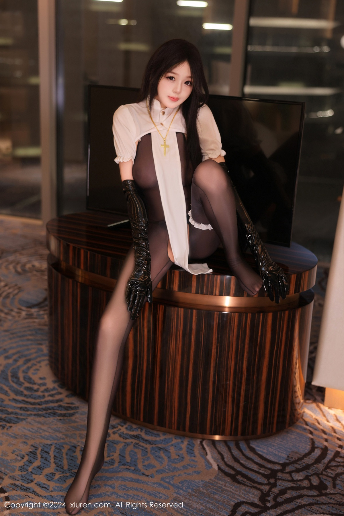 [秀人网] 2024.09.13 No.9152 柚柚小奶瓶 黑丝美腿  第13张