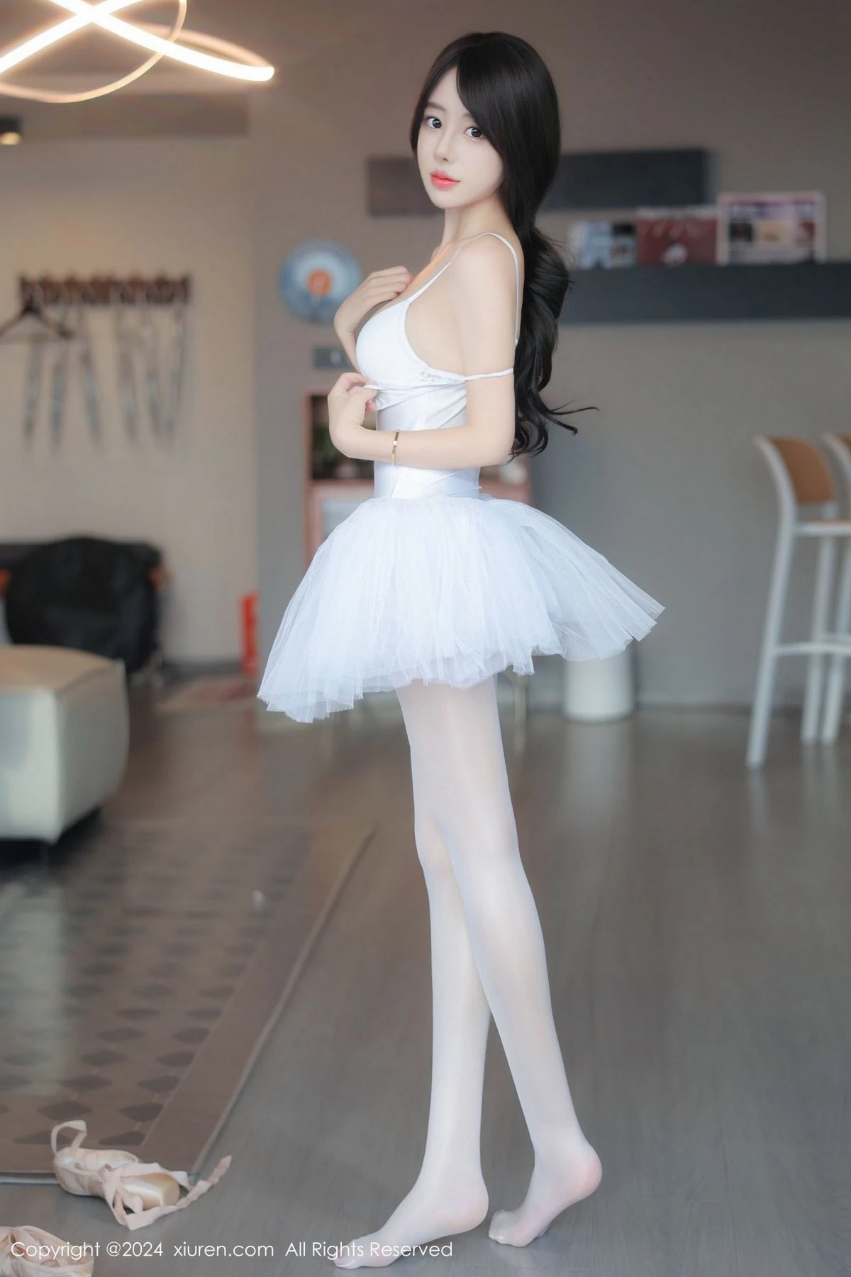 [秀人网] 2024.05.17 No.8564 桃妖夭 丝袜美腿  第3张
